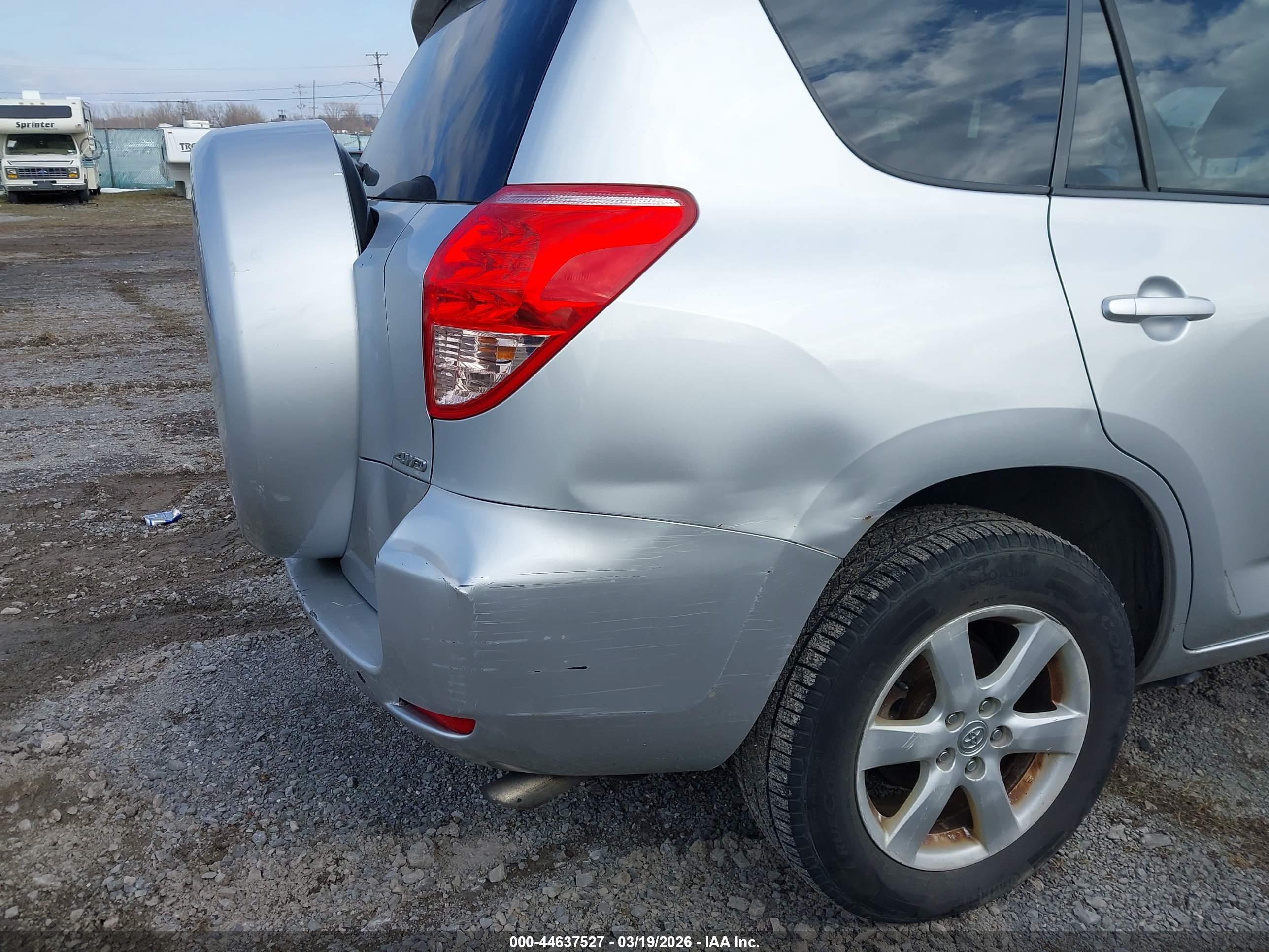 TOYOTA RAV4 image 6