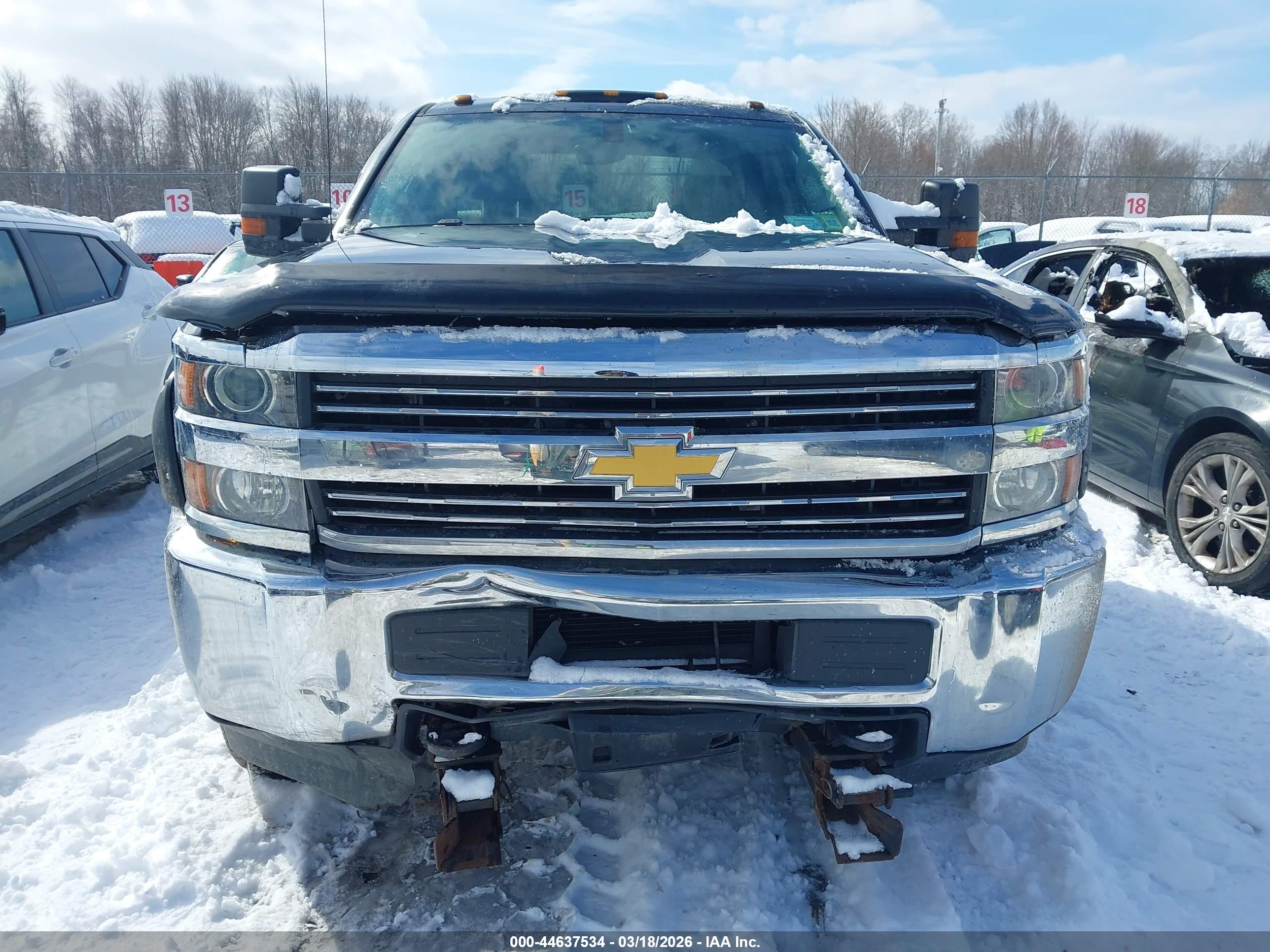 CHEVROLET SILVERADO image 6