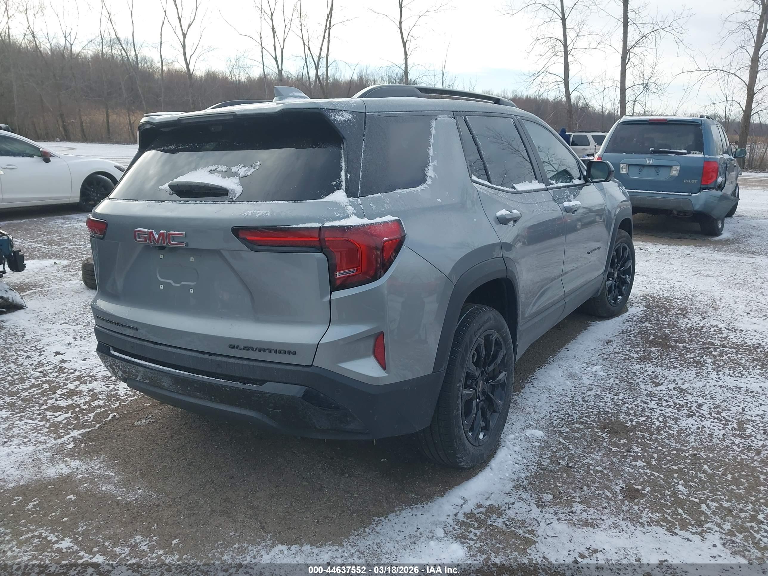 GMC TERRAIN image 4