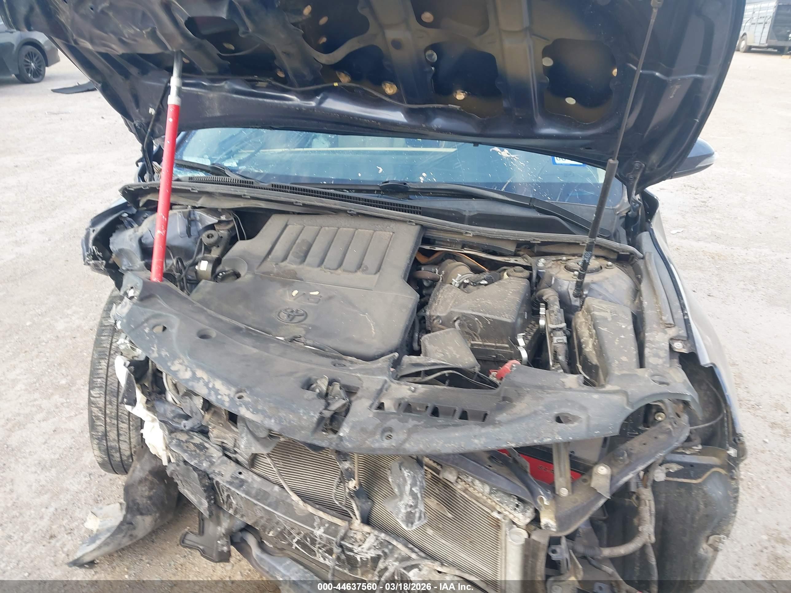 TOYOTA AVALON image 10