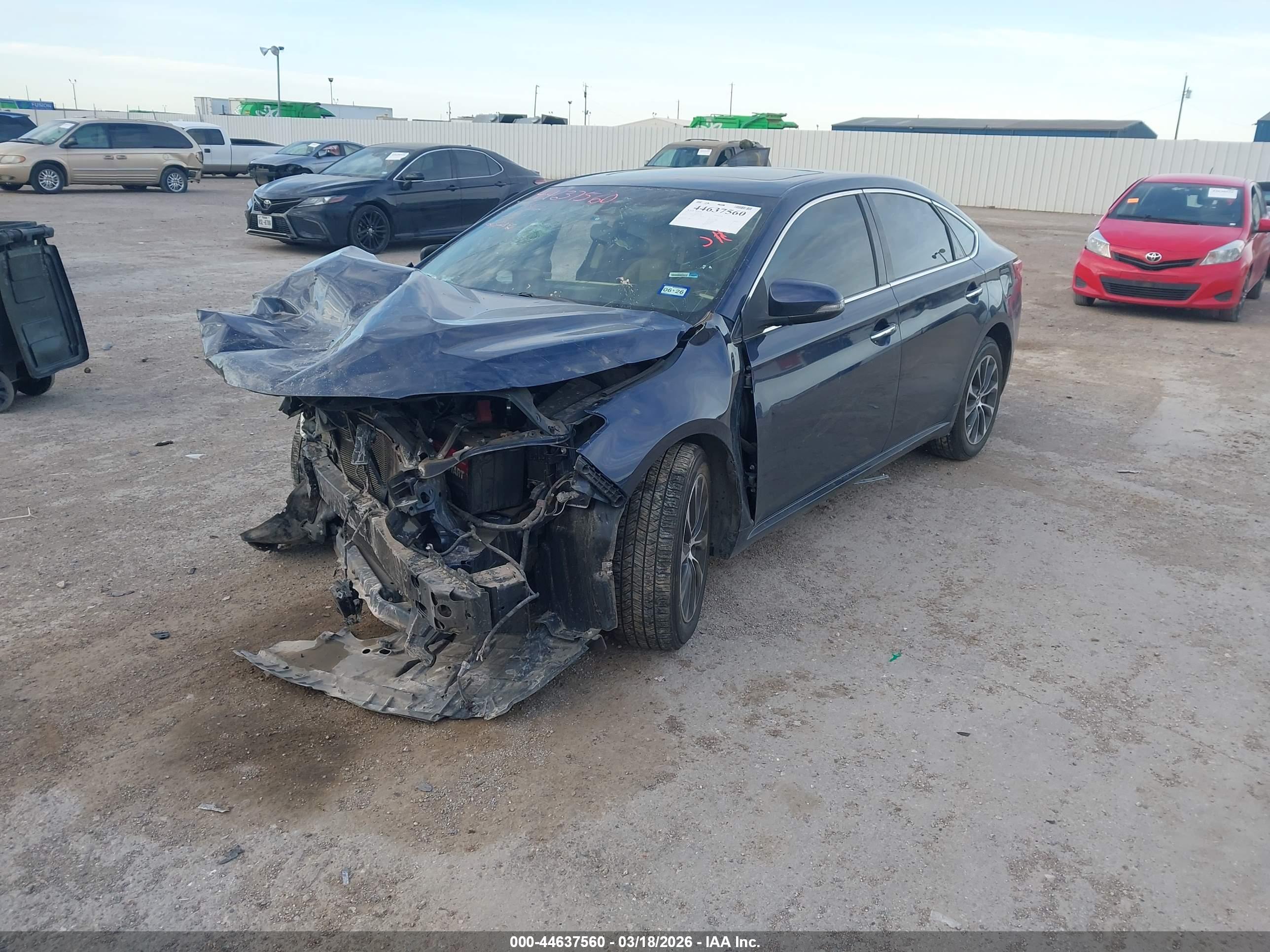 TOYOTA AVALON image 2