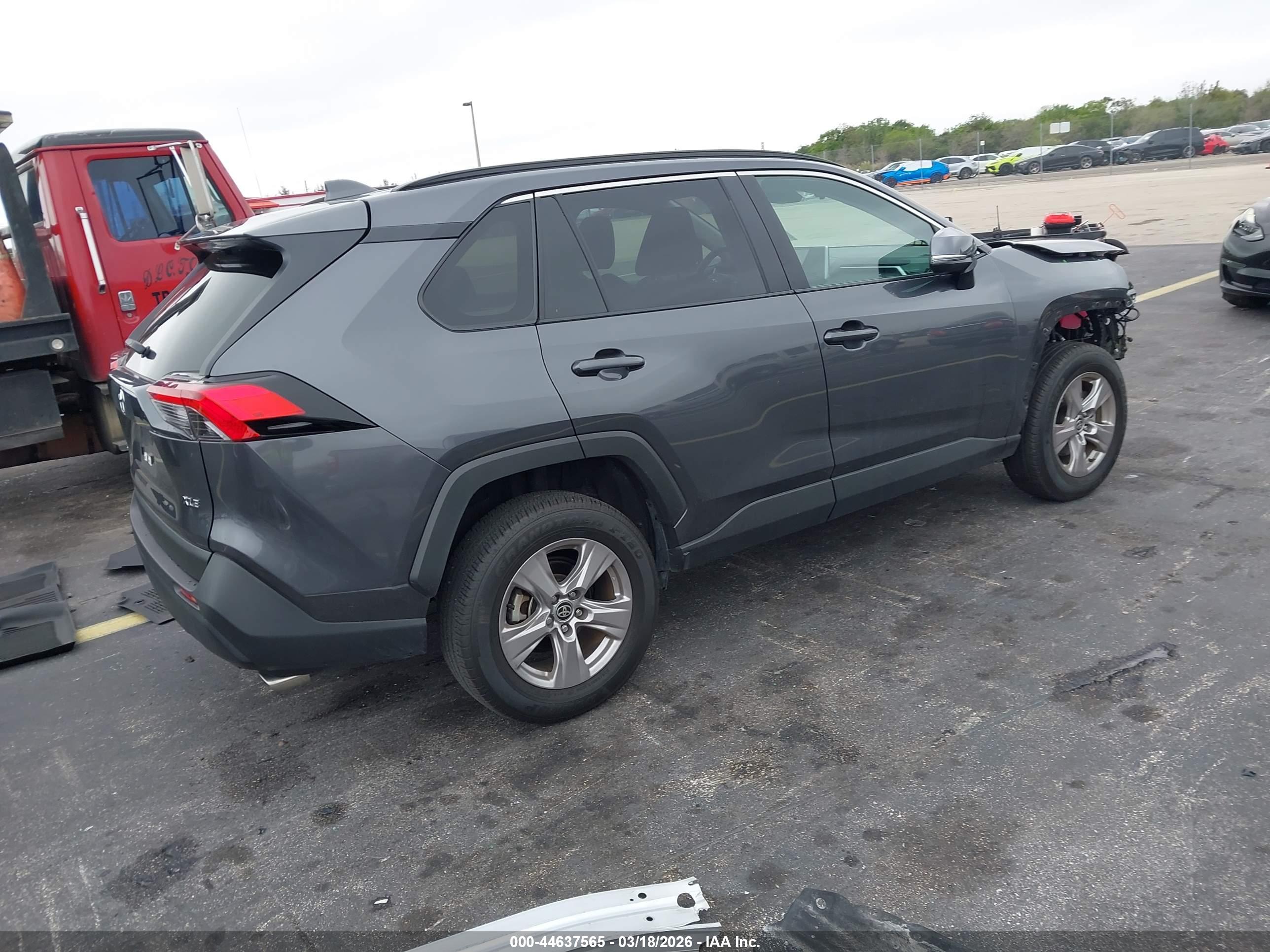 TOYOTA RAV4 image 4