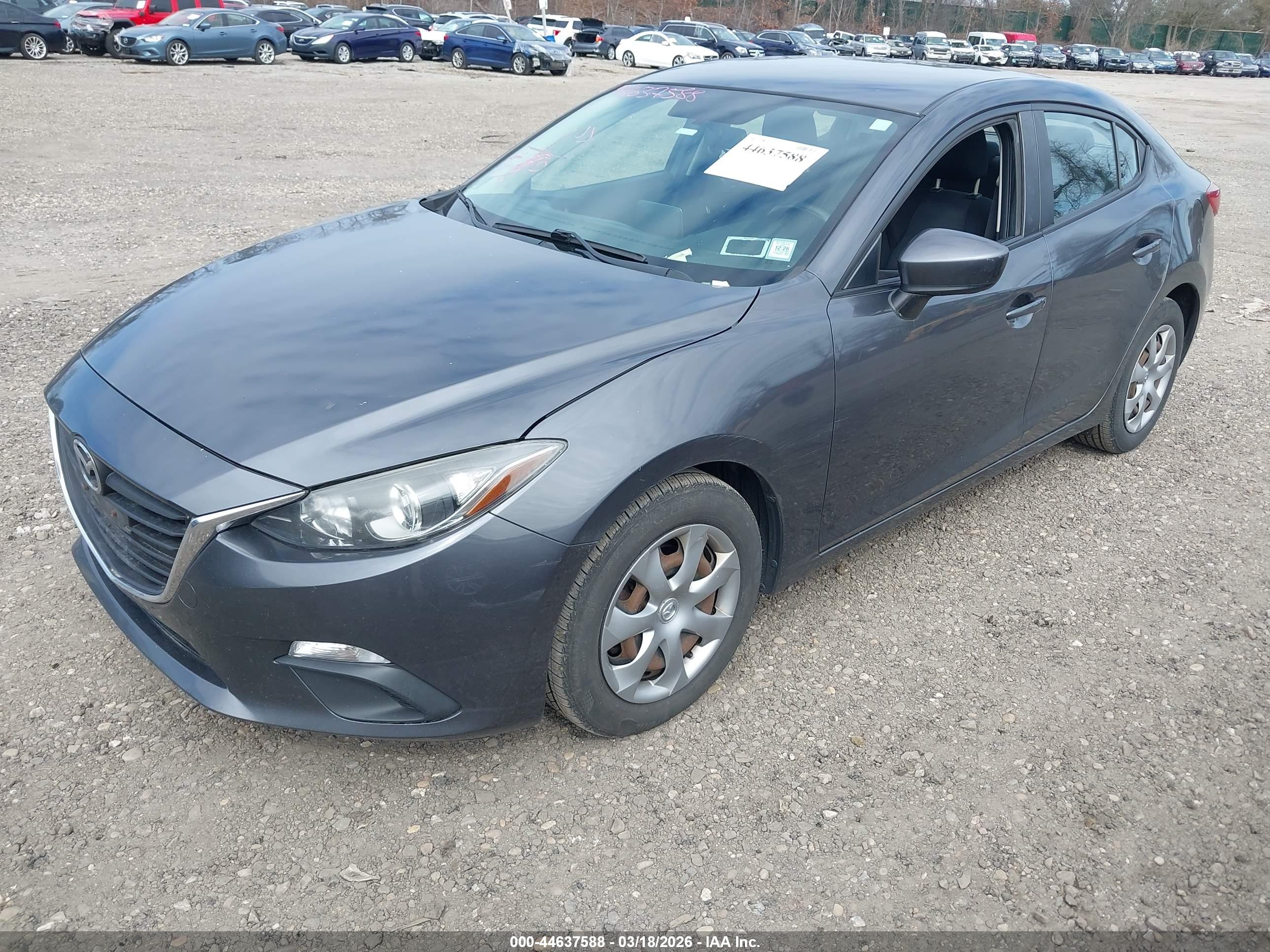 MAZDA MAZDA3 image 2