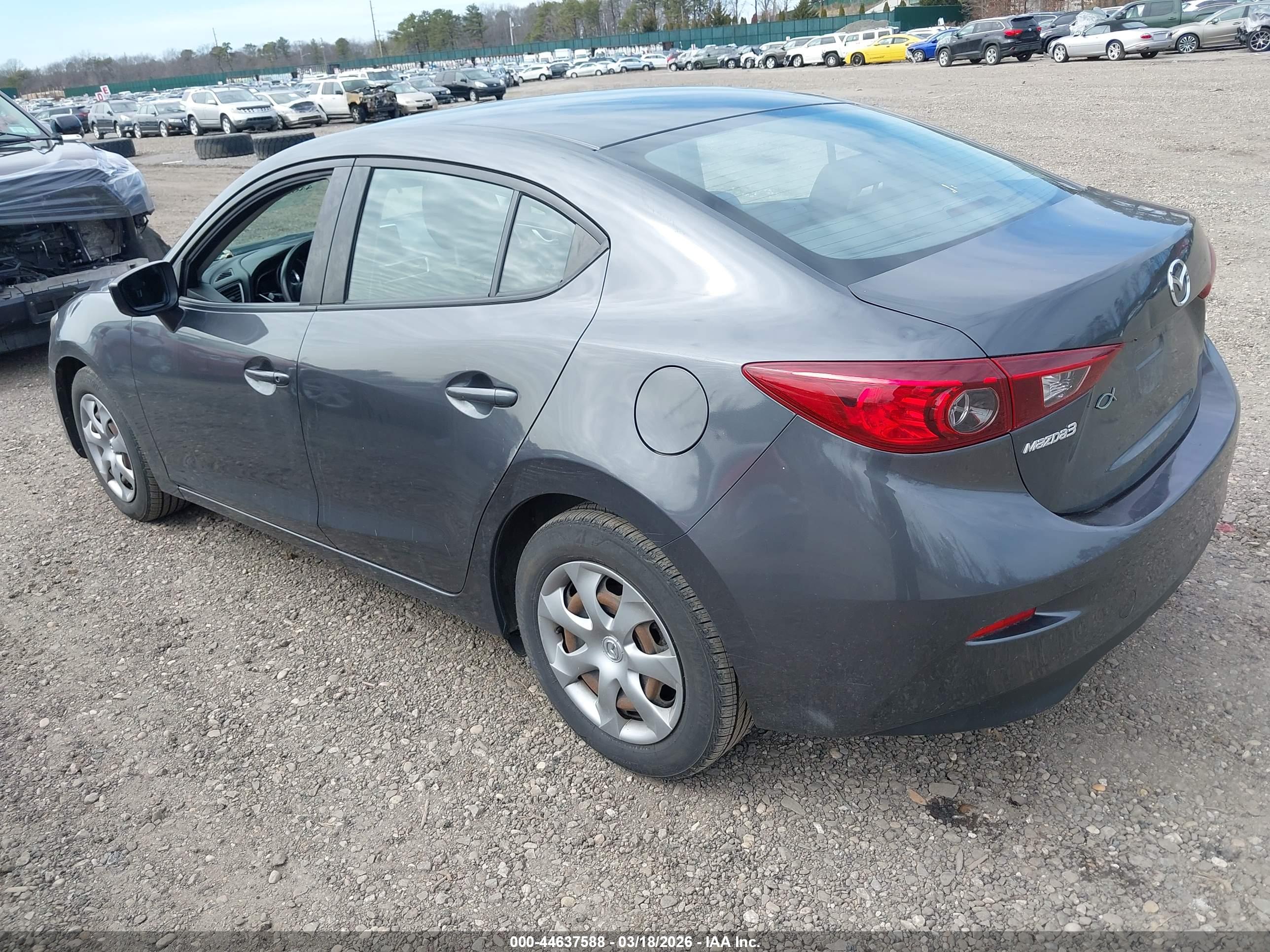 MAZDA MAZDA3 image 3