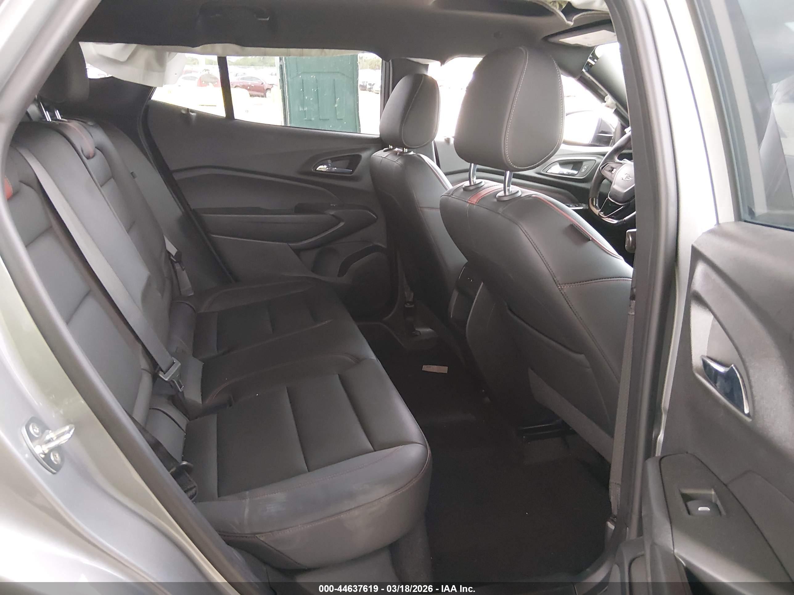 CHEVROLET TRAX image 8
