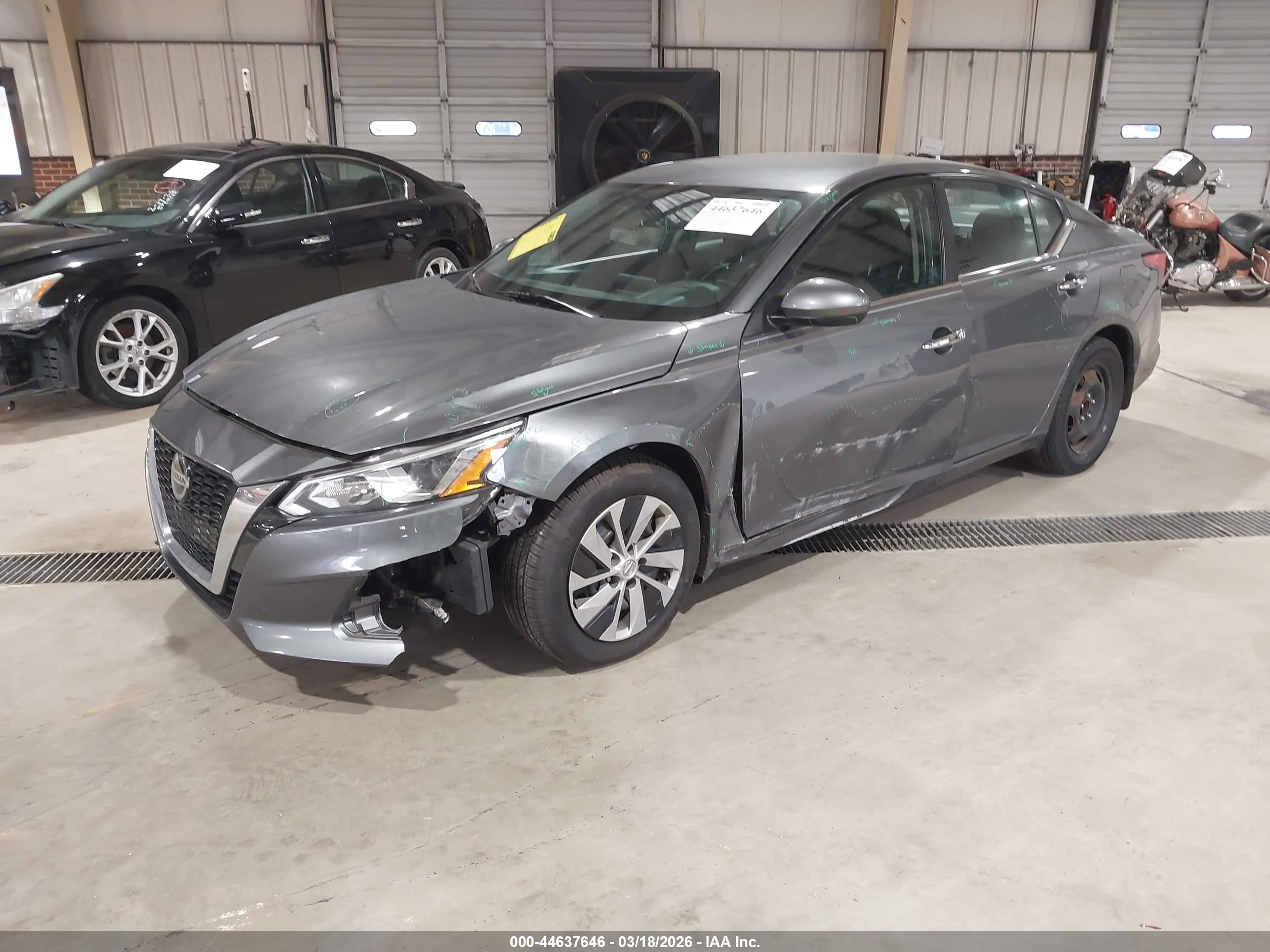 NISSAN ALTIMA image 2