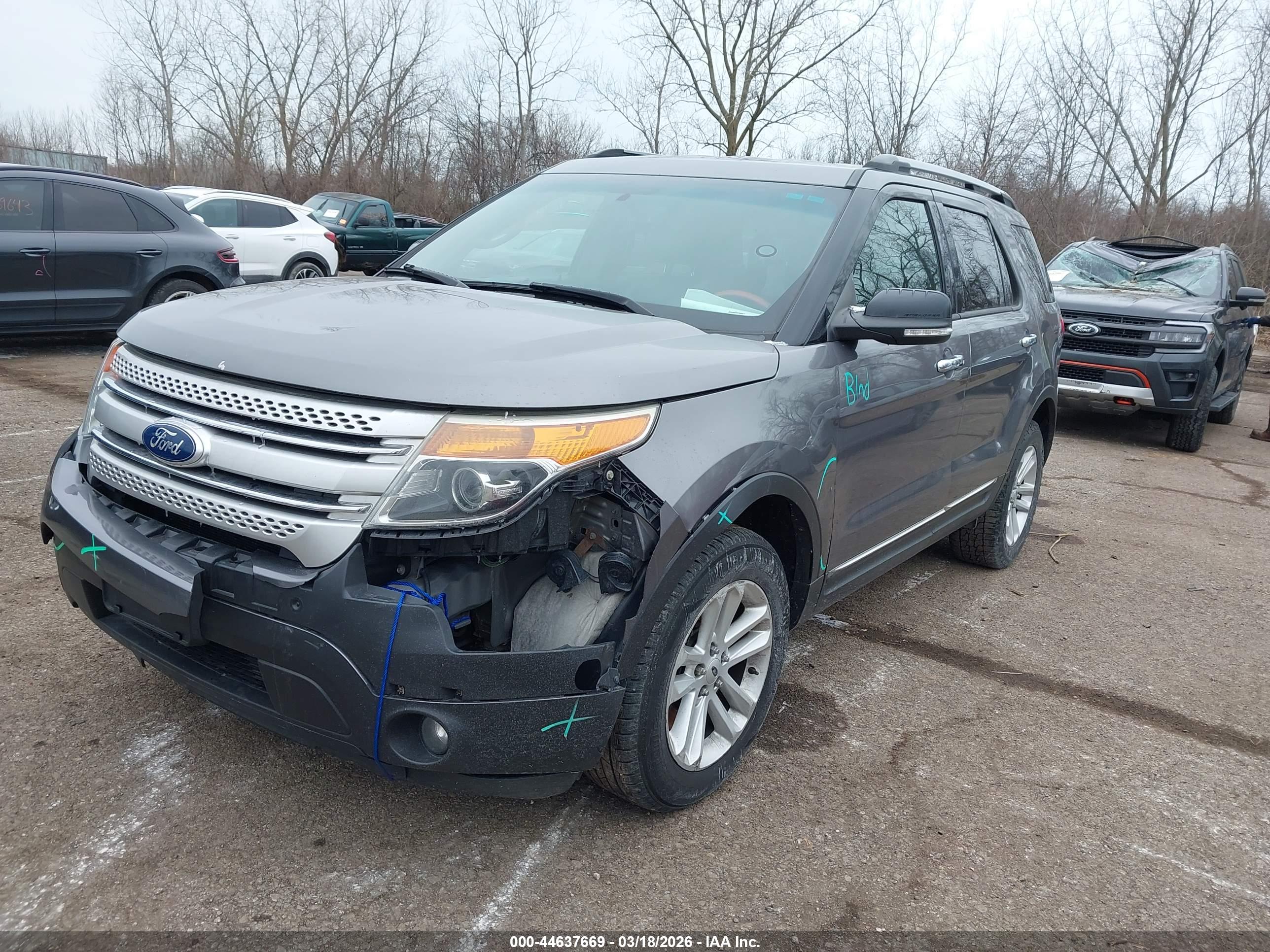 FORD EXPLORER image 2