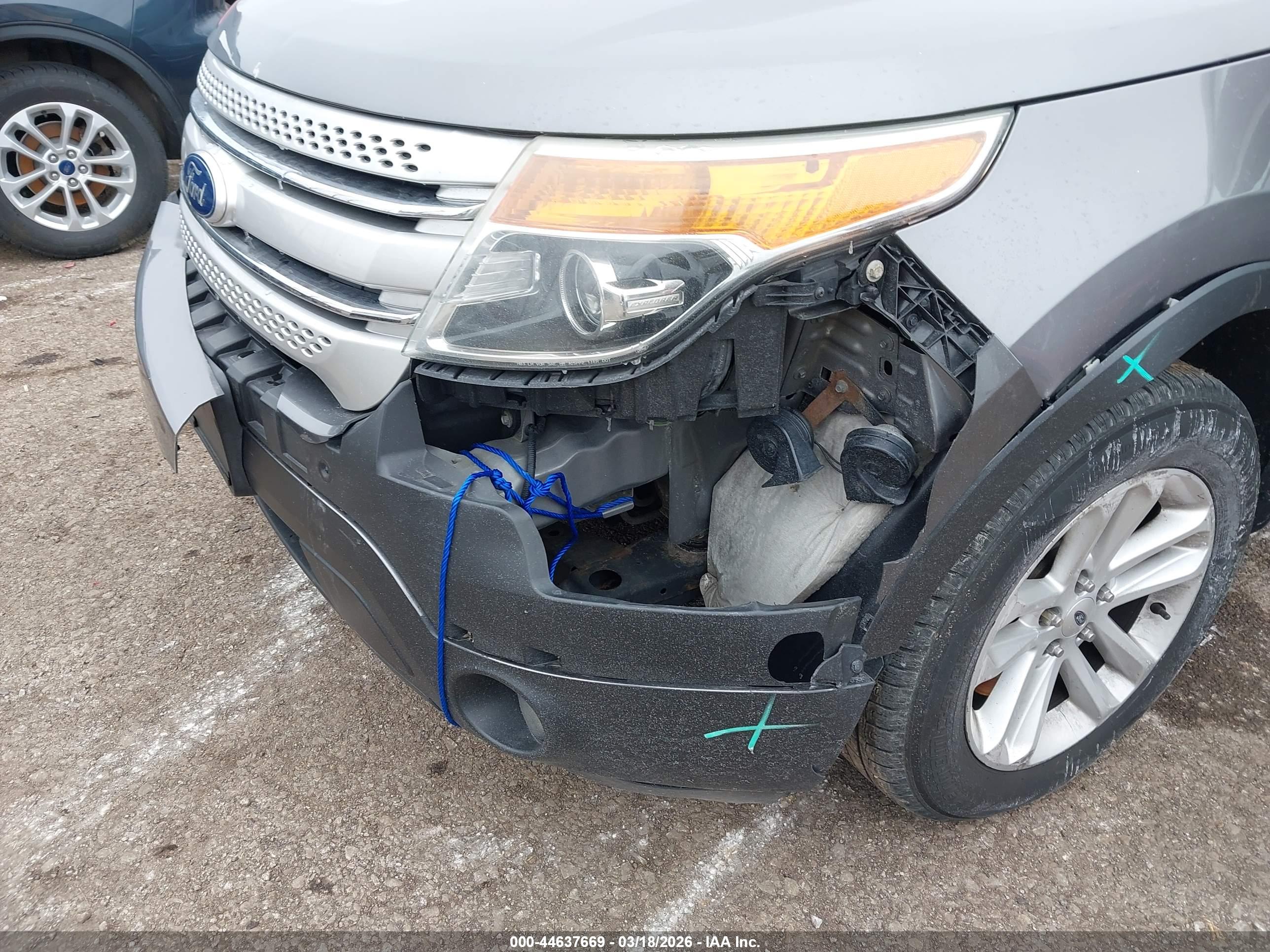 FORD EXPLORER image 6