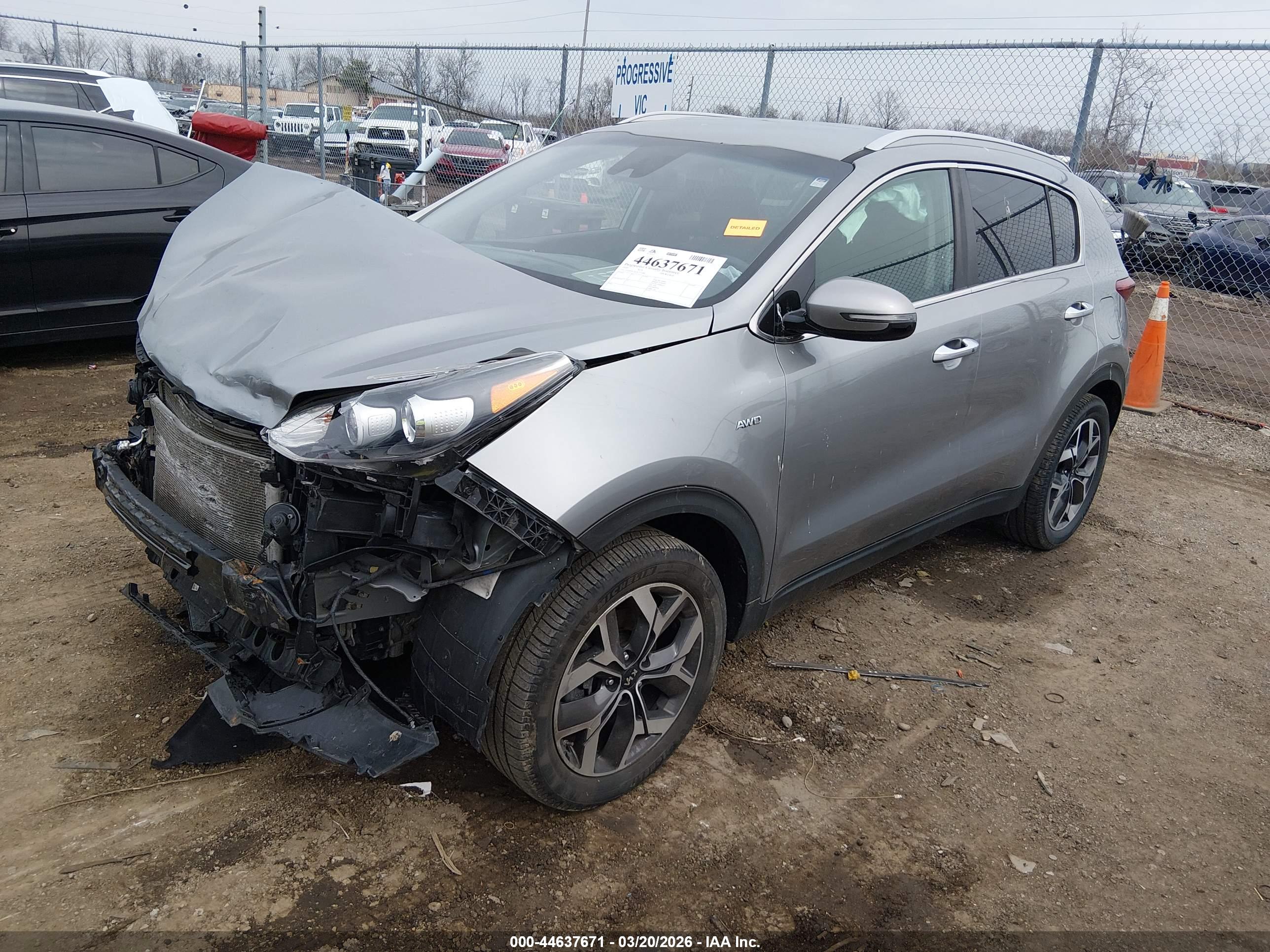 KIA SPORTAGE image 2
