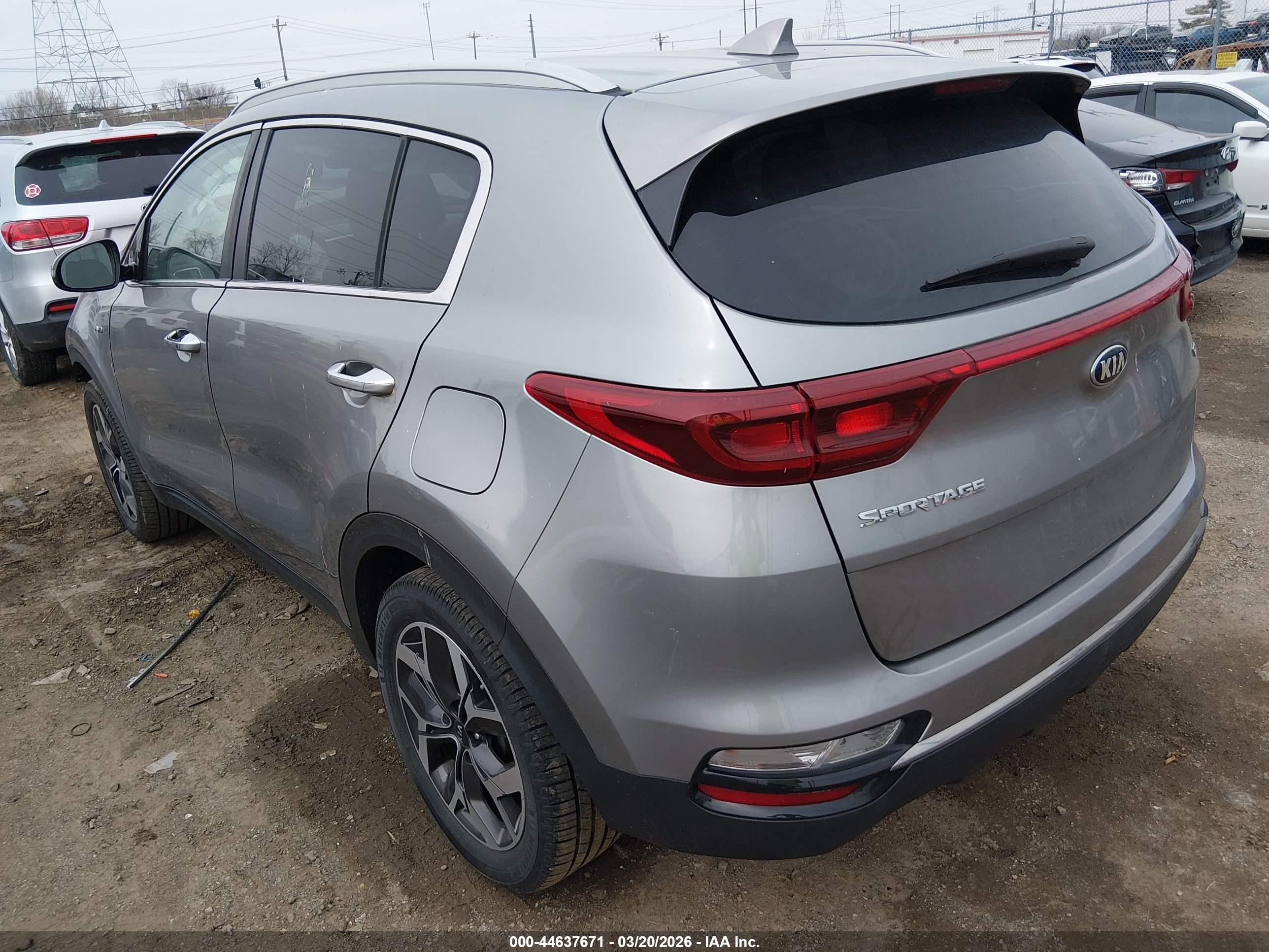 KIA SPORTAGE image 3