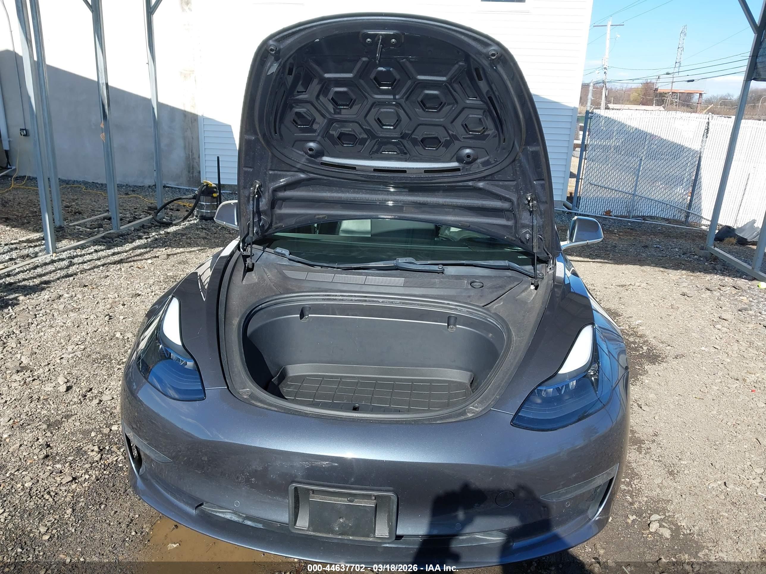 TESLA MODEL image 10