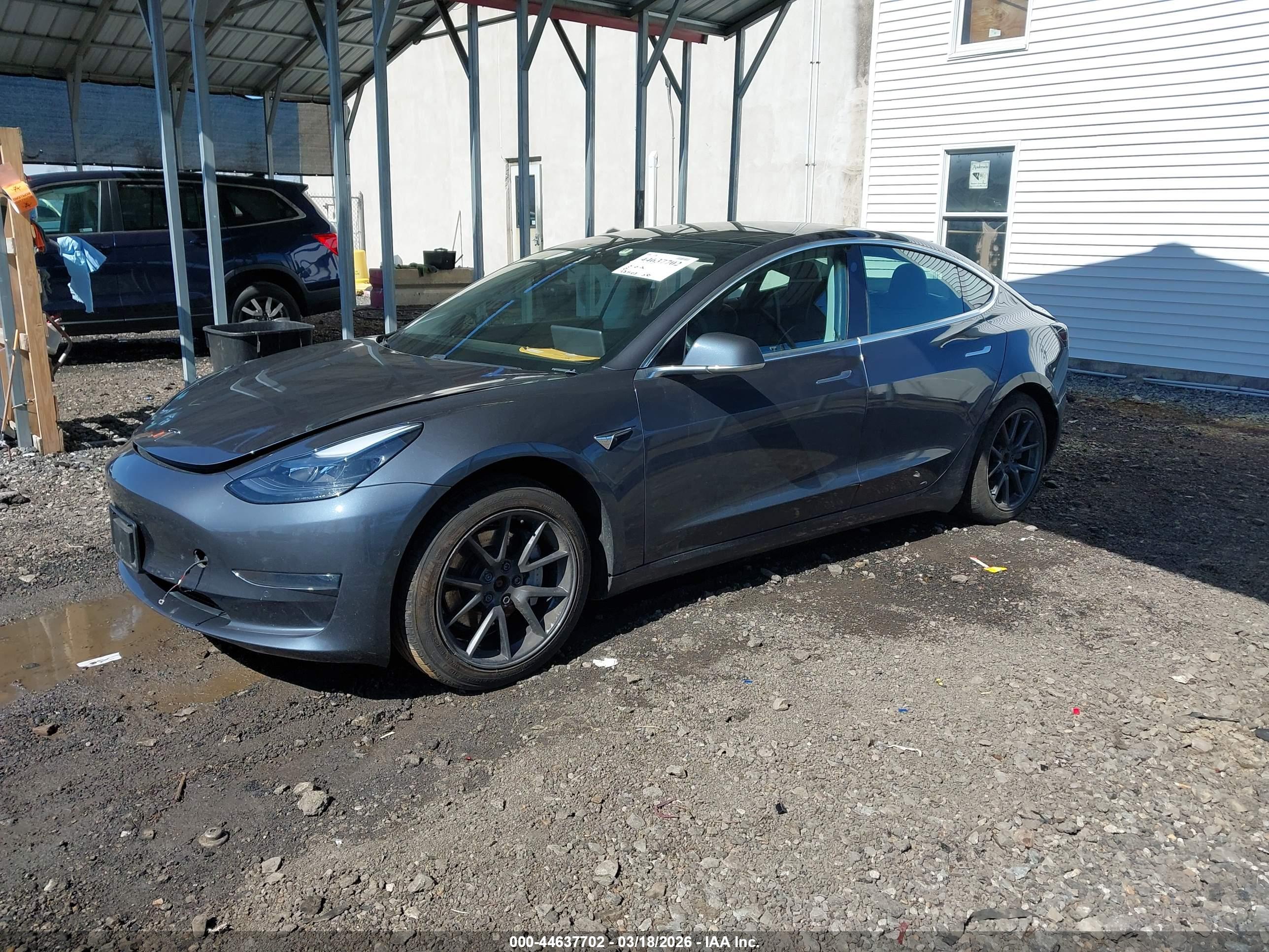 TESLA MODEL image 2