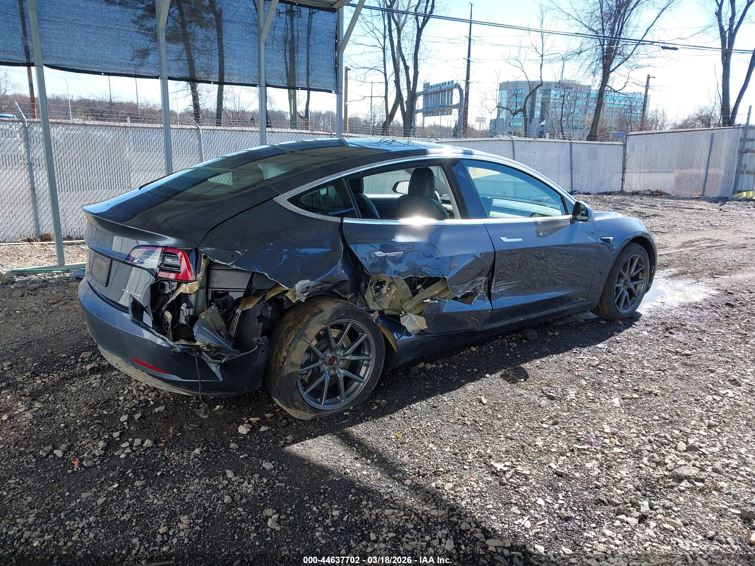 TESLA MODEL image 4