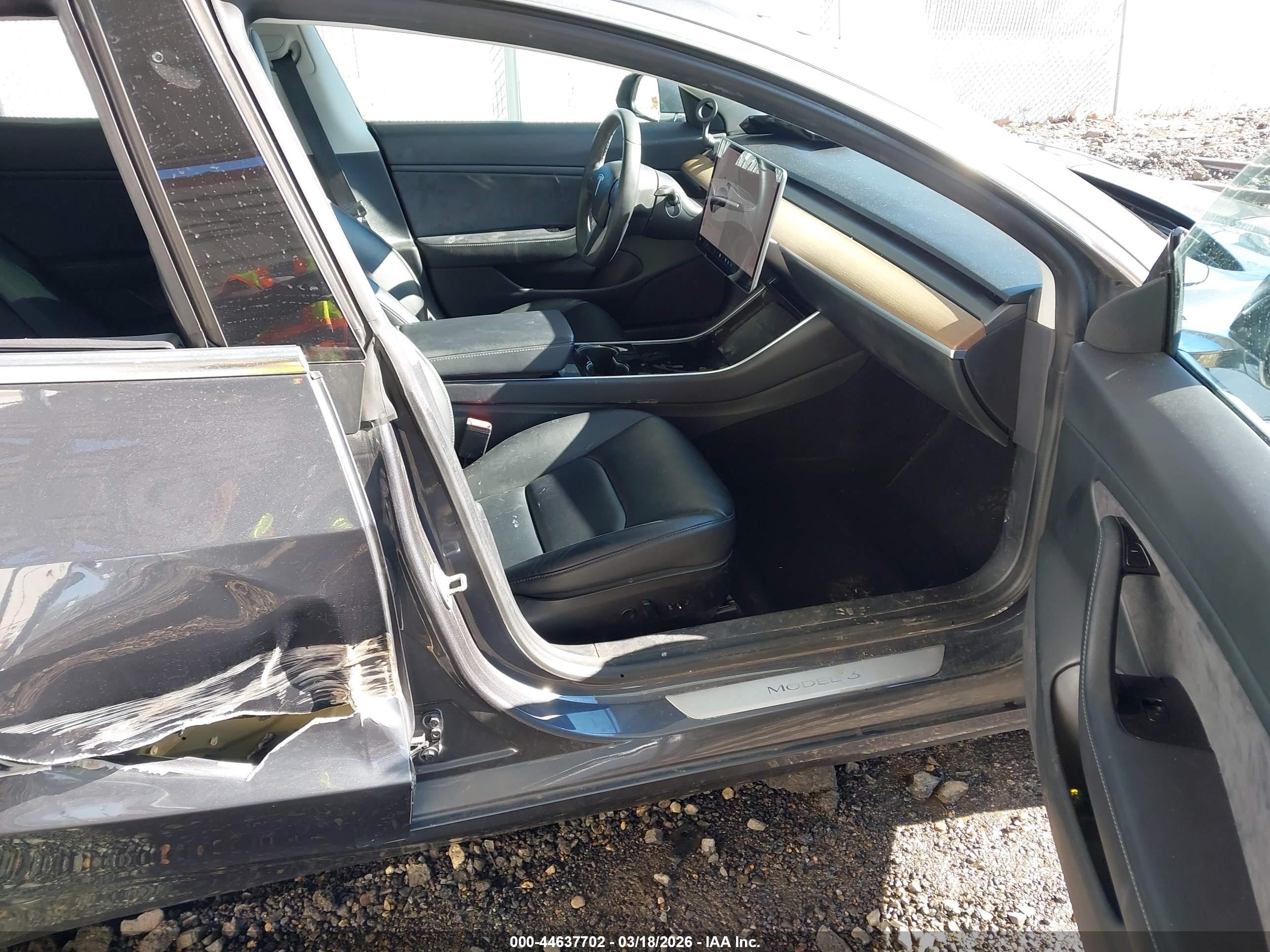 TESLA MODEL image 5