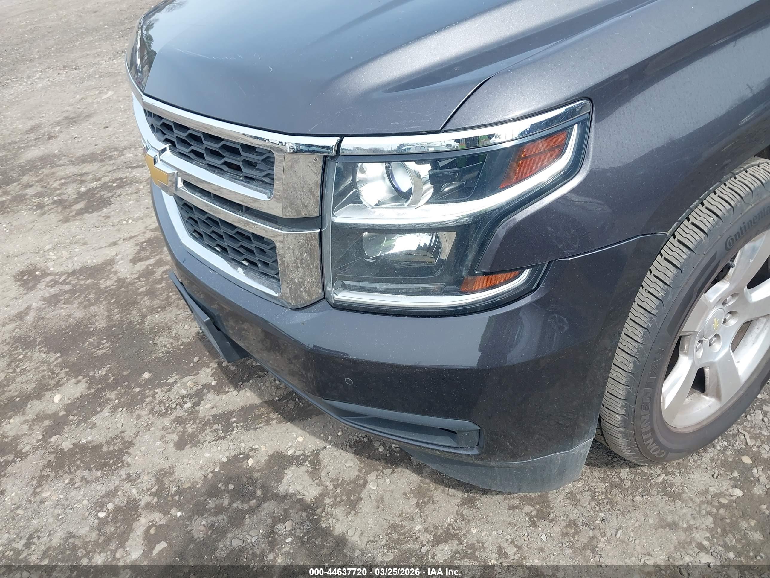 CHEVROLET SUBURBAN image 6