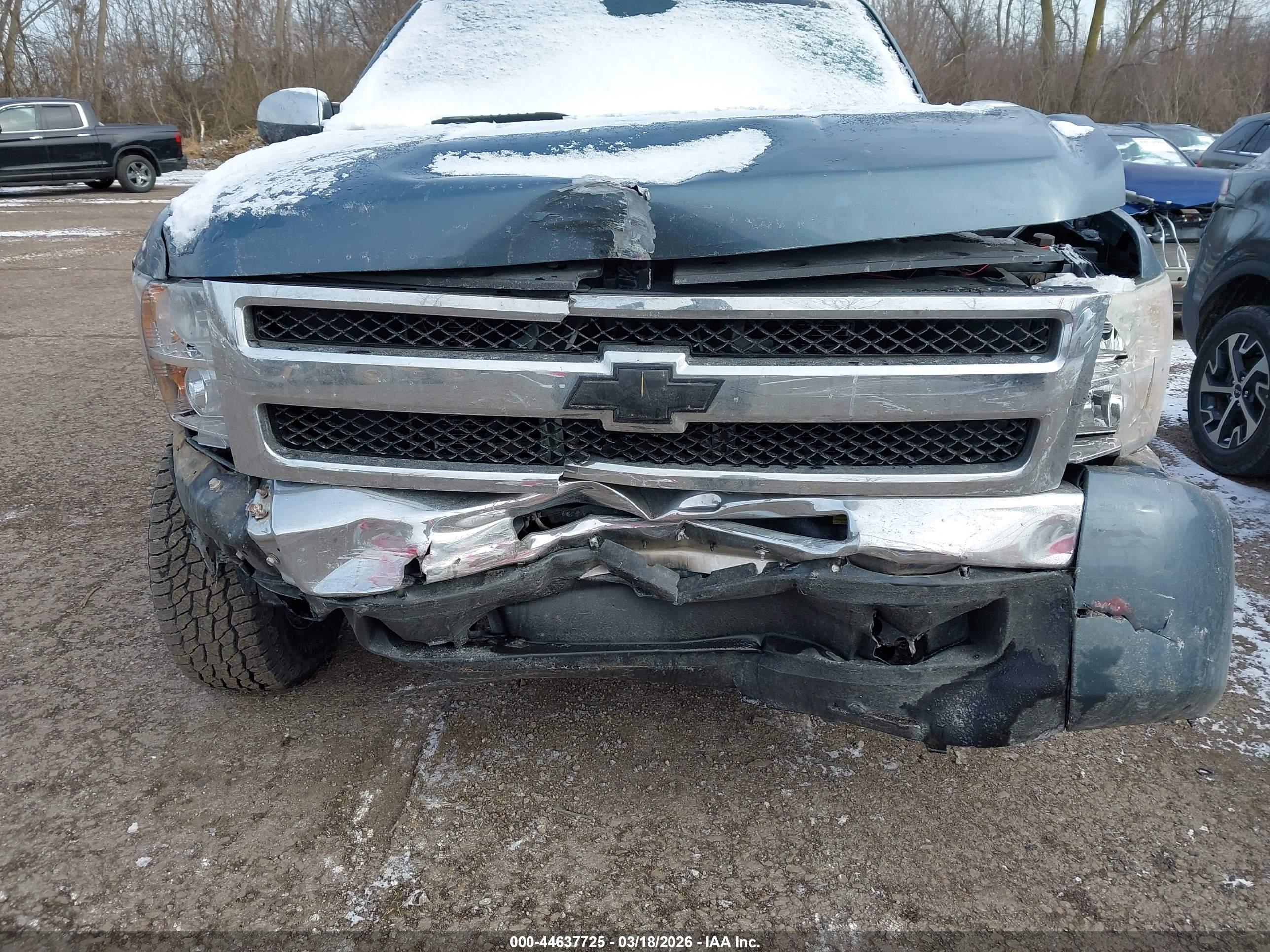 CHEVROLET SILVERADO image 6