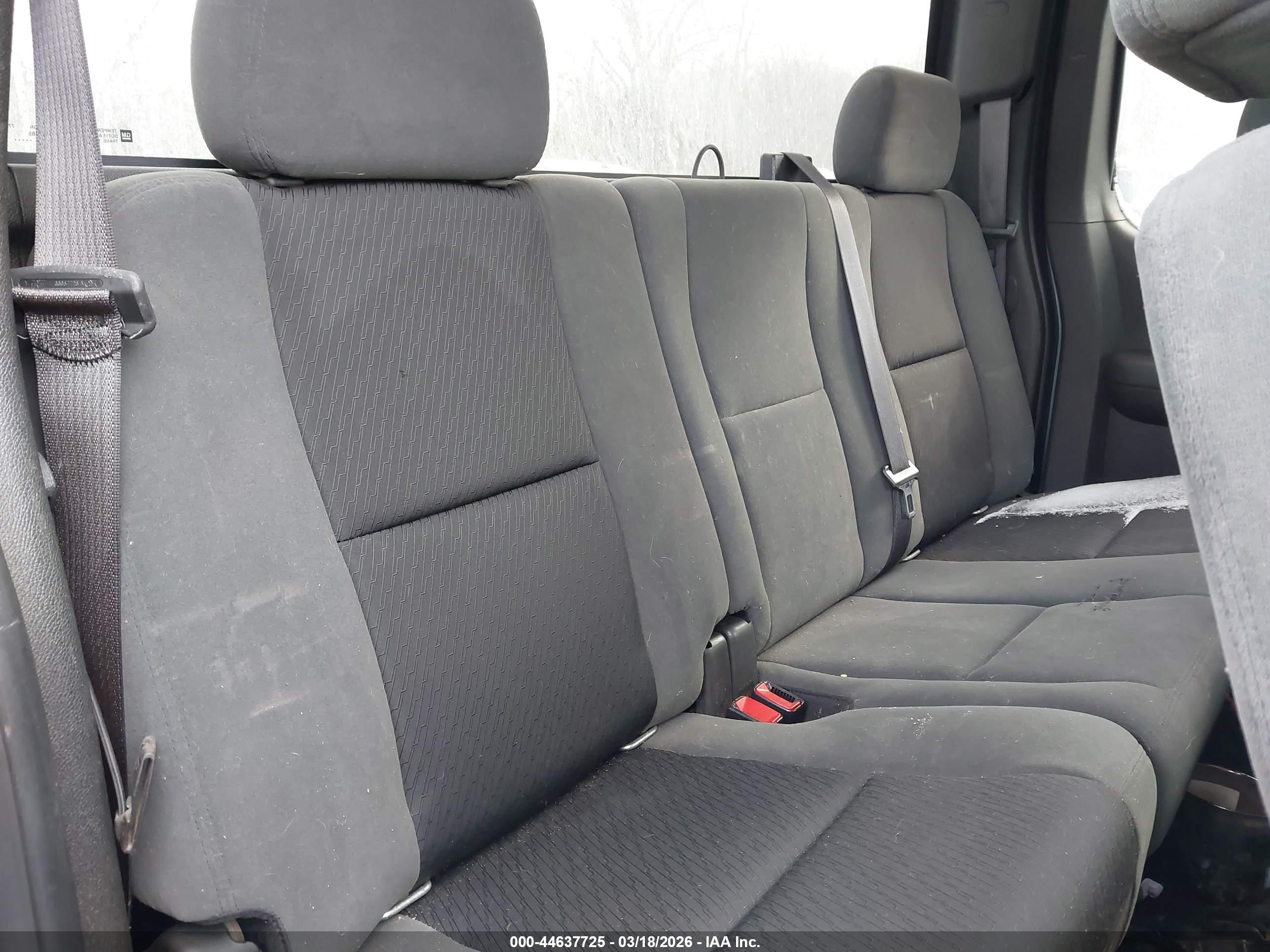 CHEVROLET SILVERADO image 8
