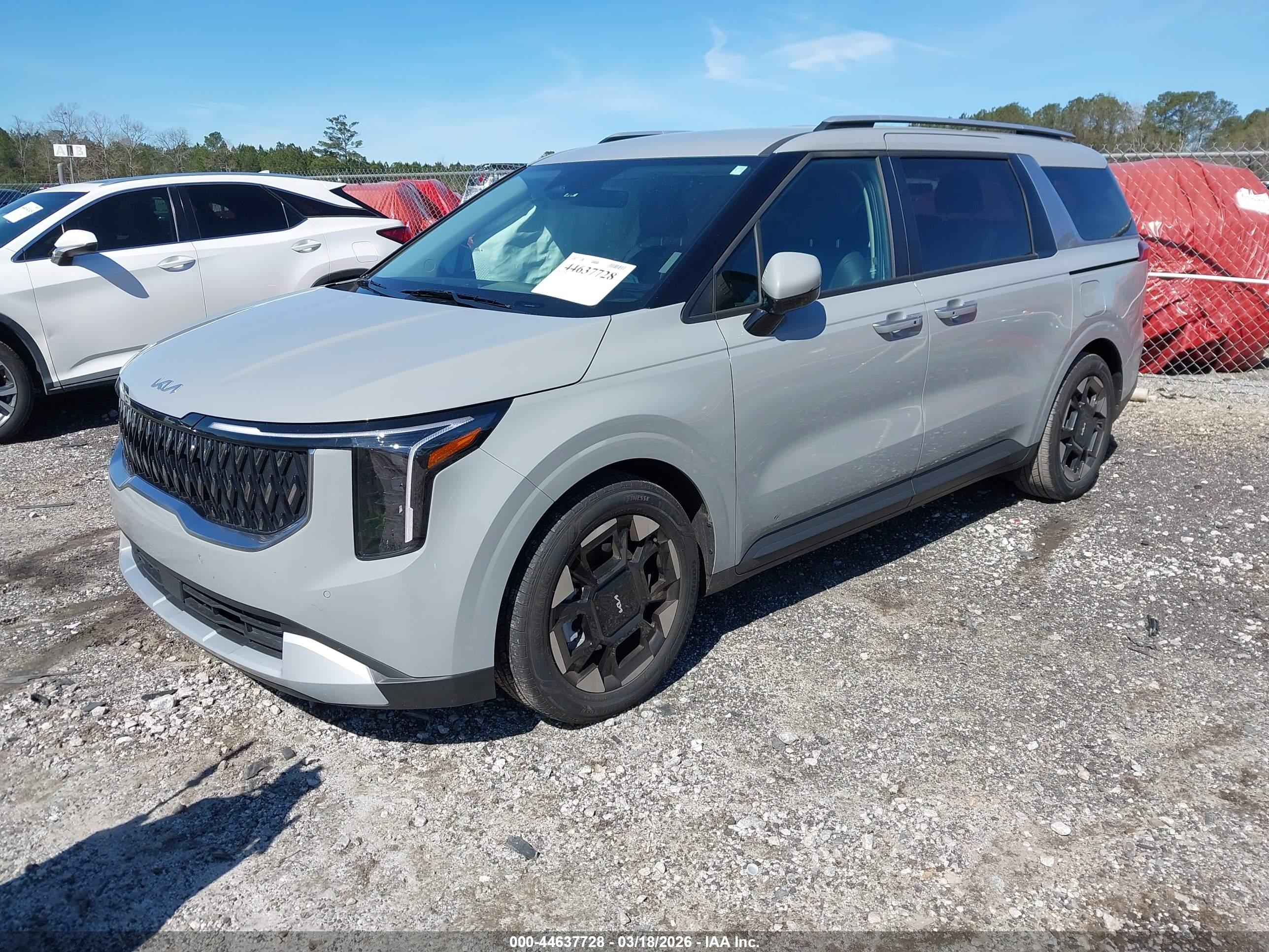 KIA CARNIVAL image 2