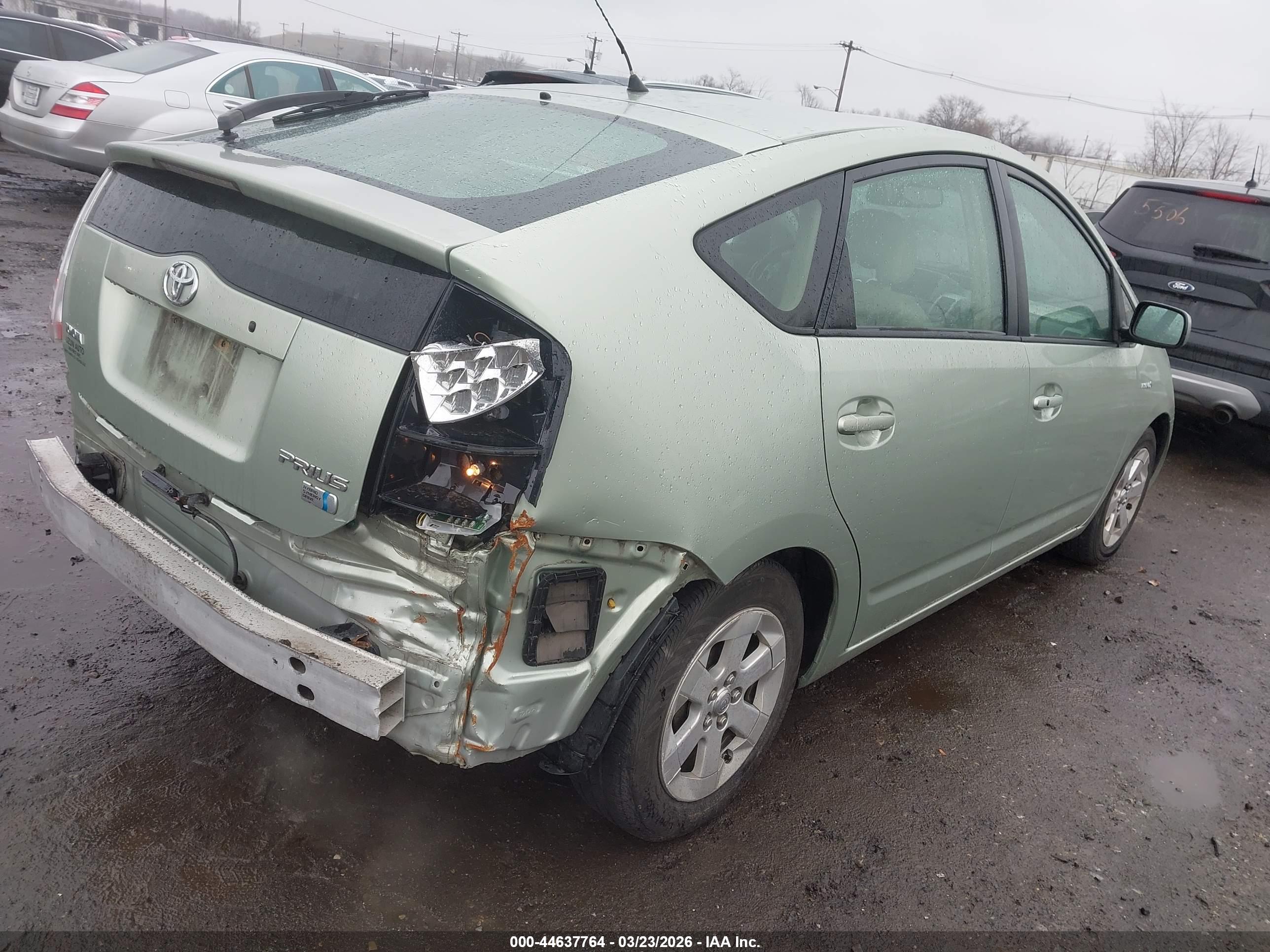 TOYOTA PRIUS image 4