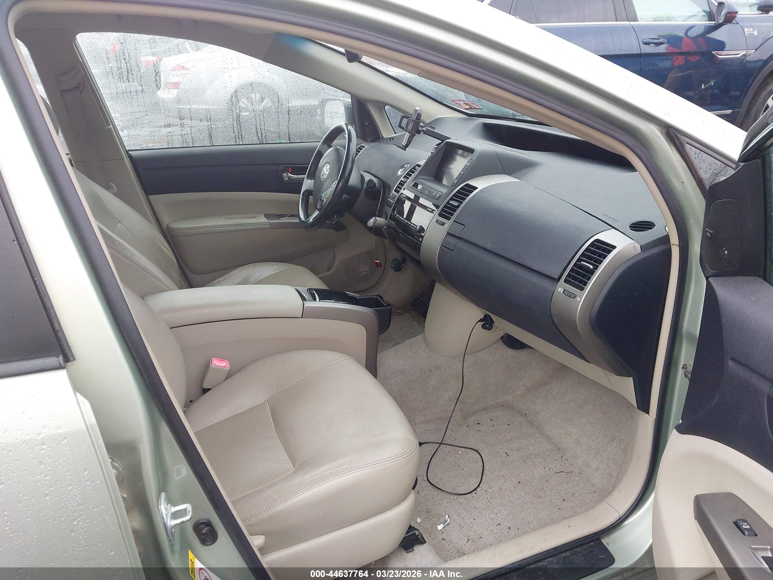 TOYOTA PRIUS image 5