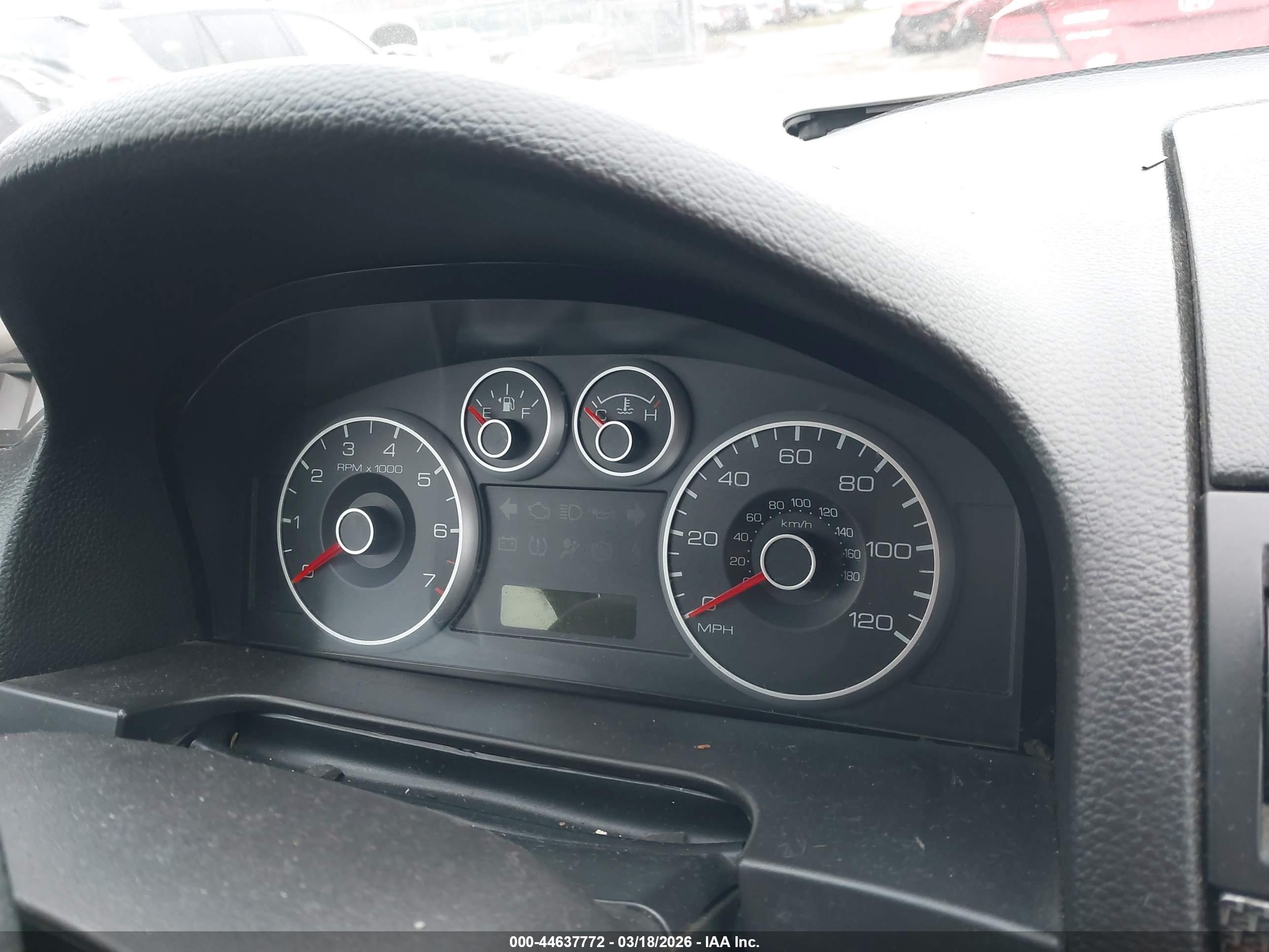 FORD FUSION image 7