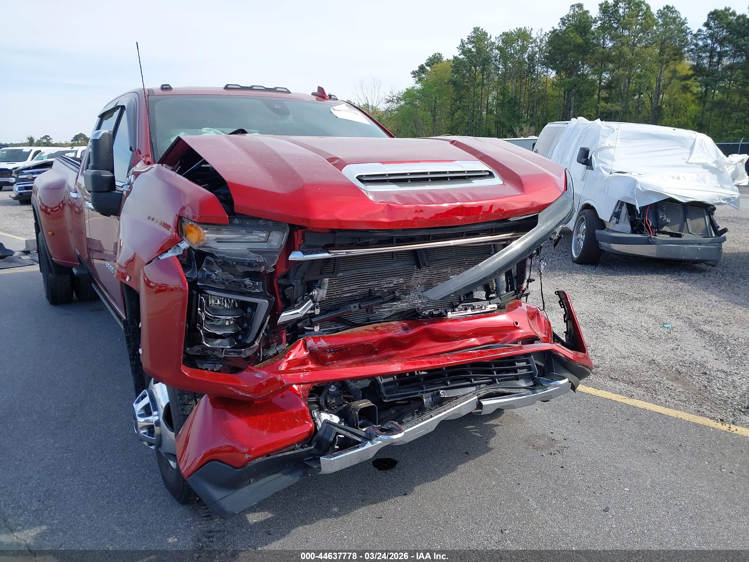 CHEVROLET SILVERADO image 6