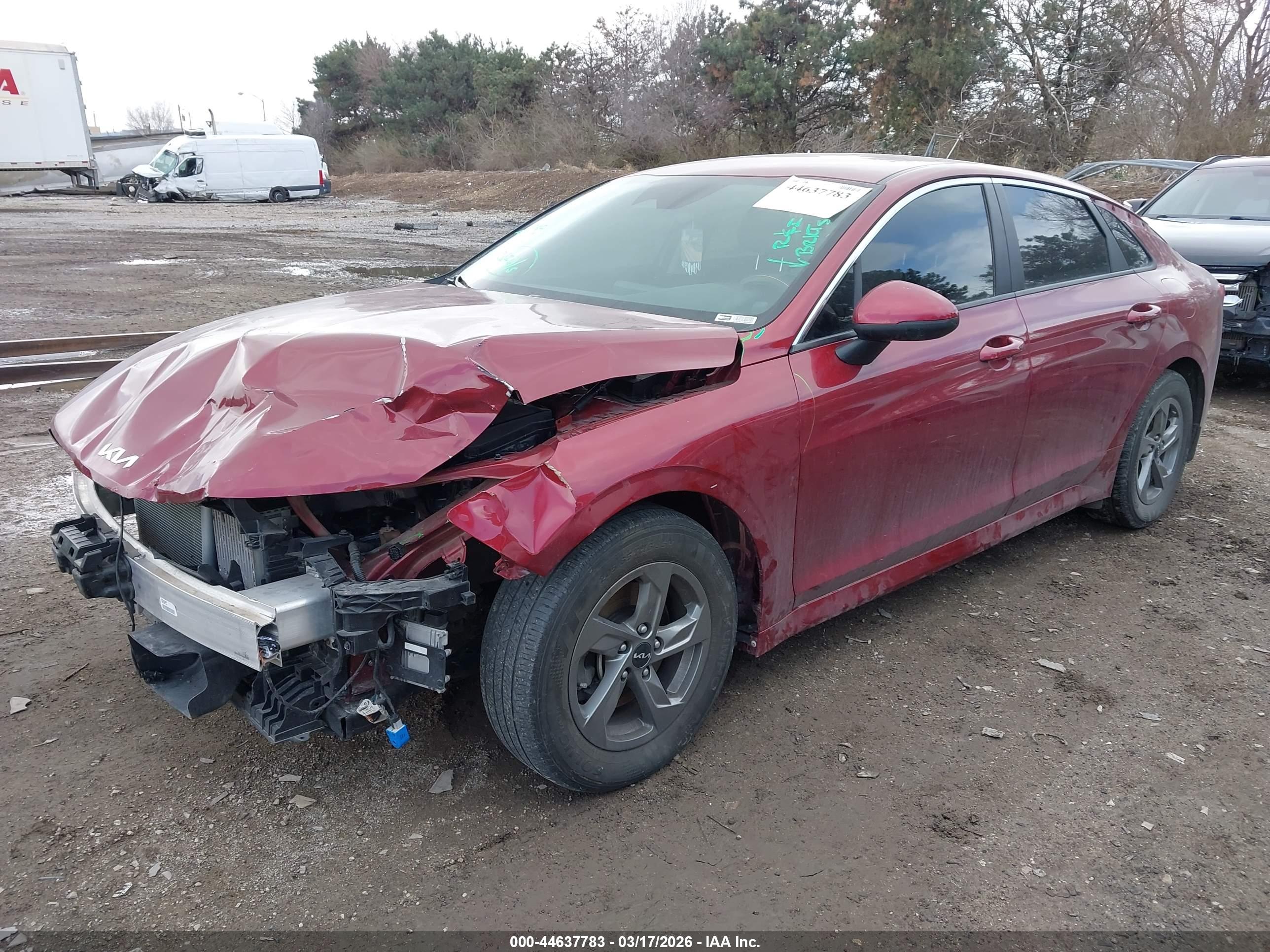 KIA K5 image 2