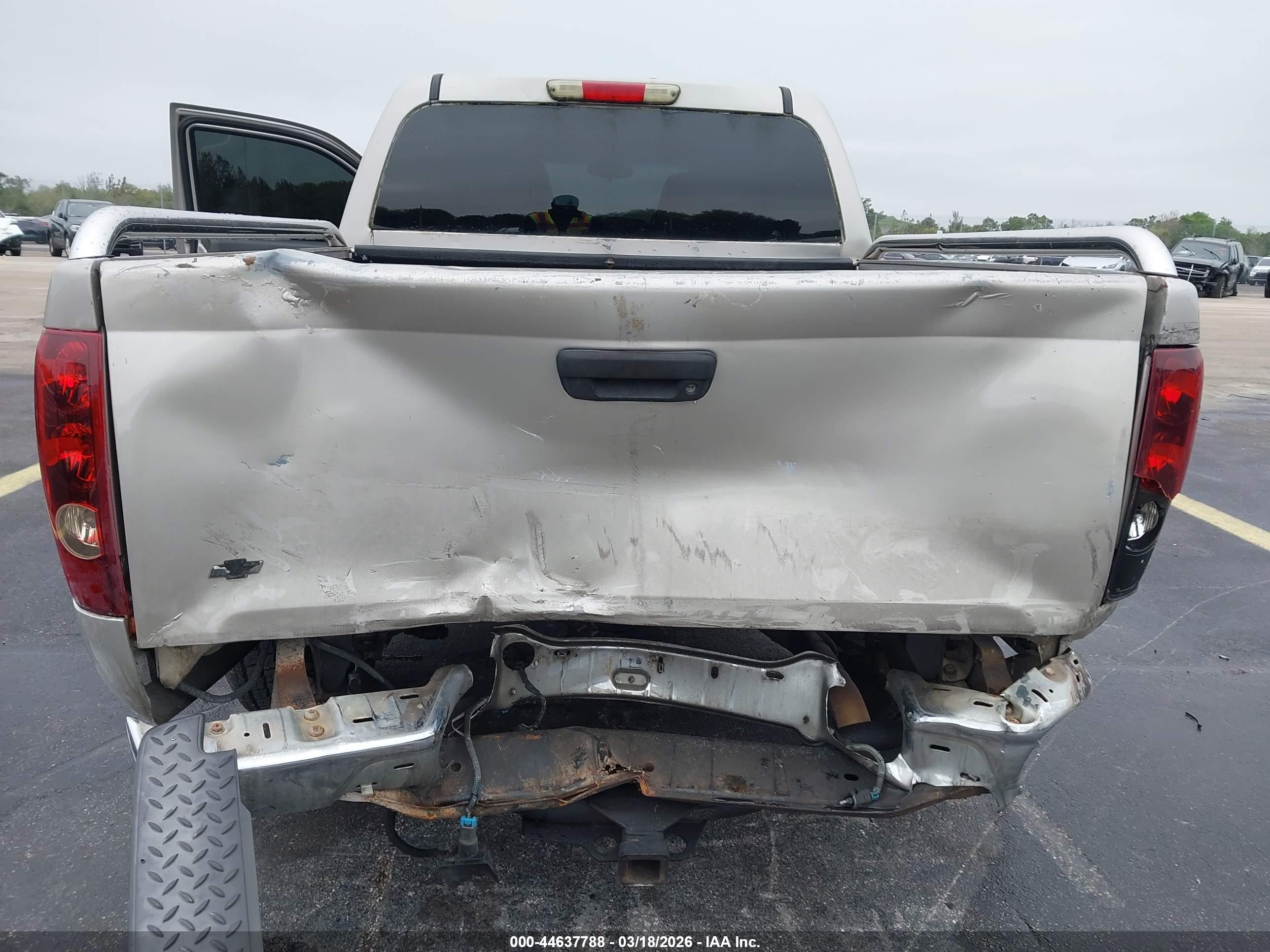 CHEVROLET COLORADO image 6