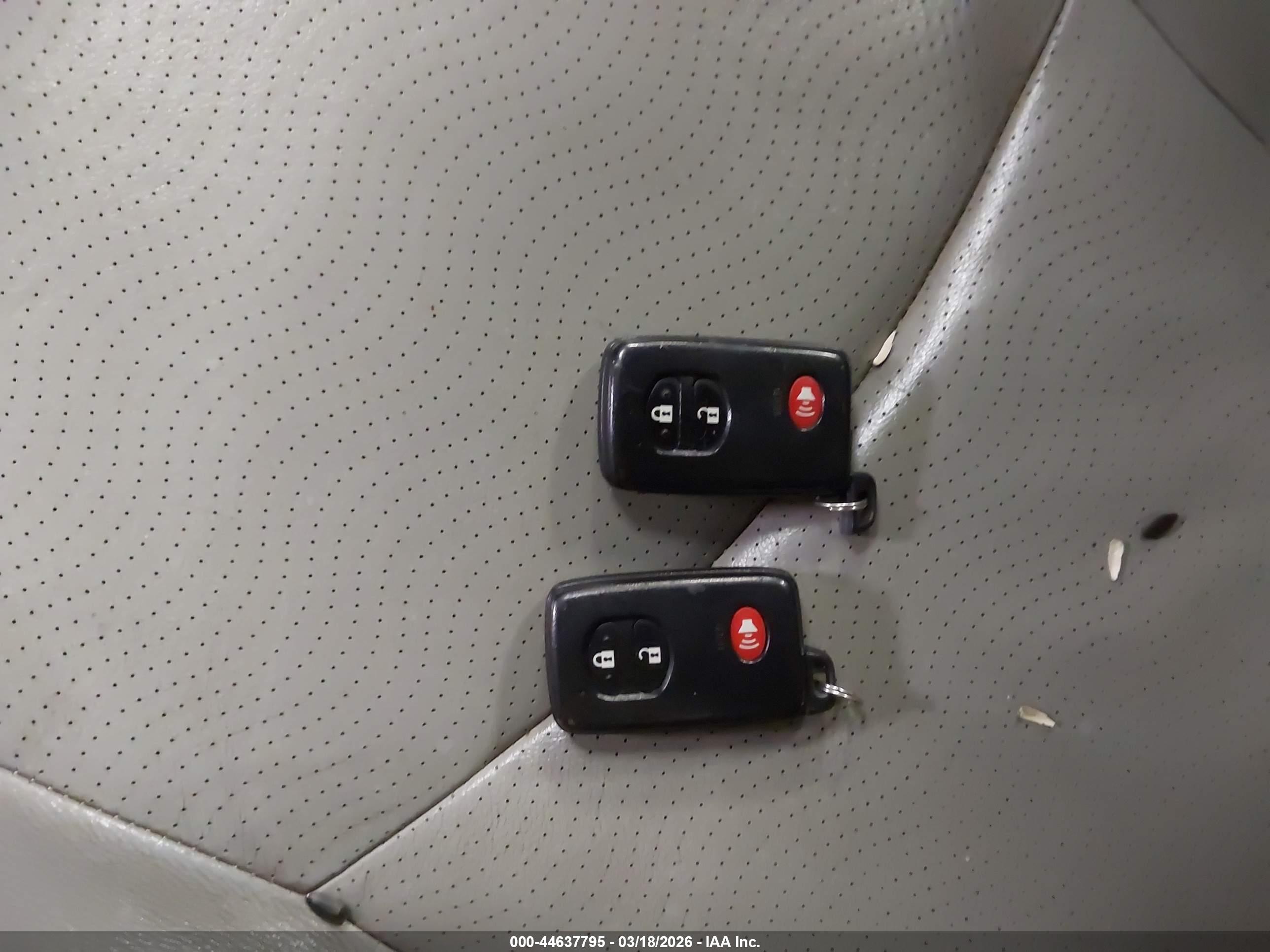 TOYOTA PRIUS image 11