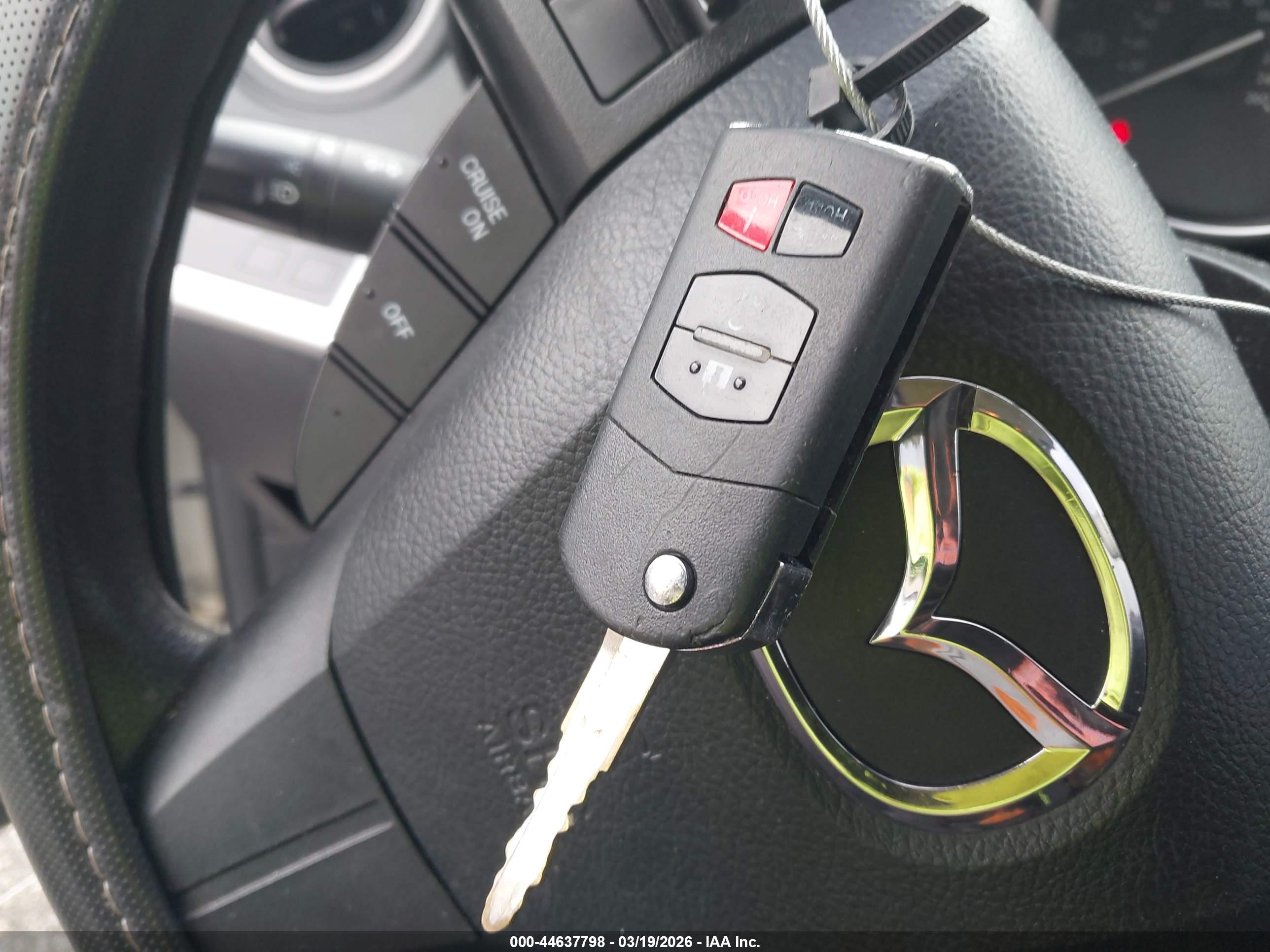 MAZDA MAZDA3 image 11