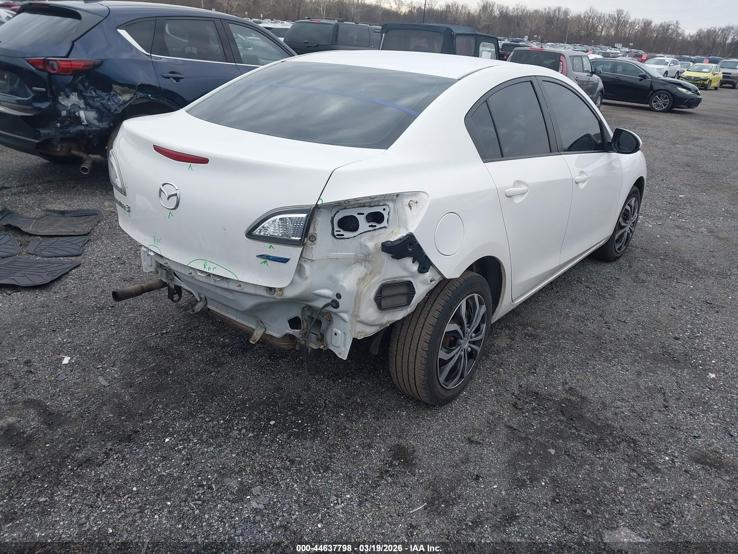 MAZDA MAZDA3 image 4