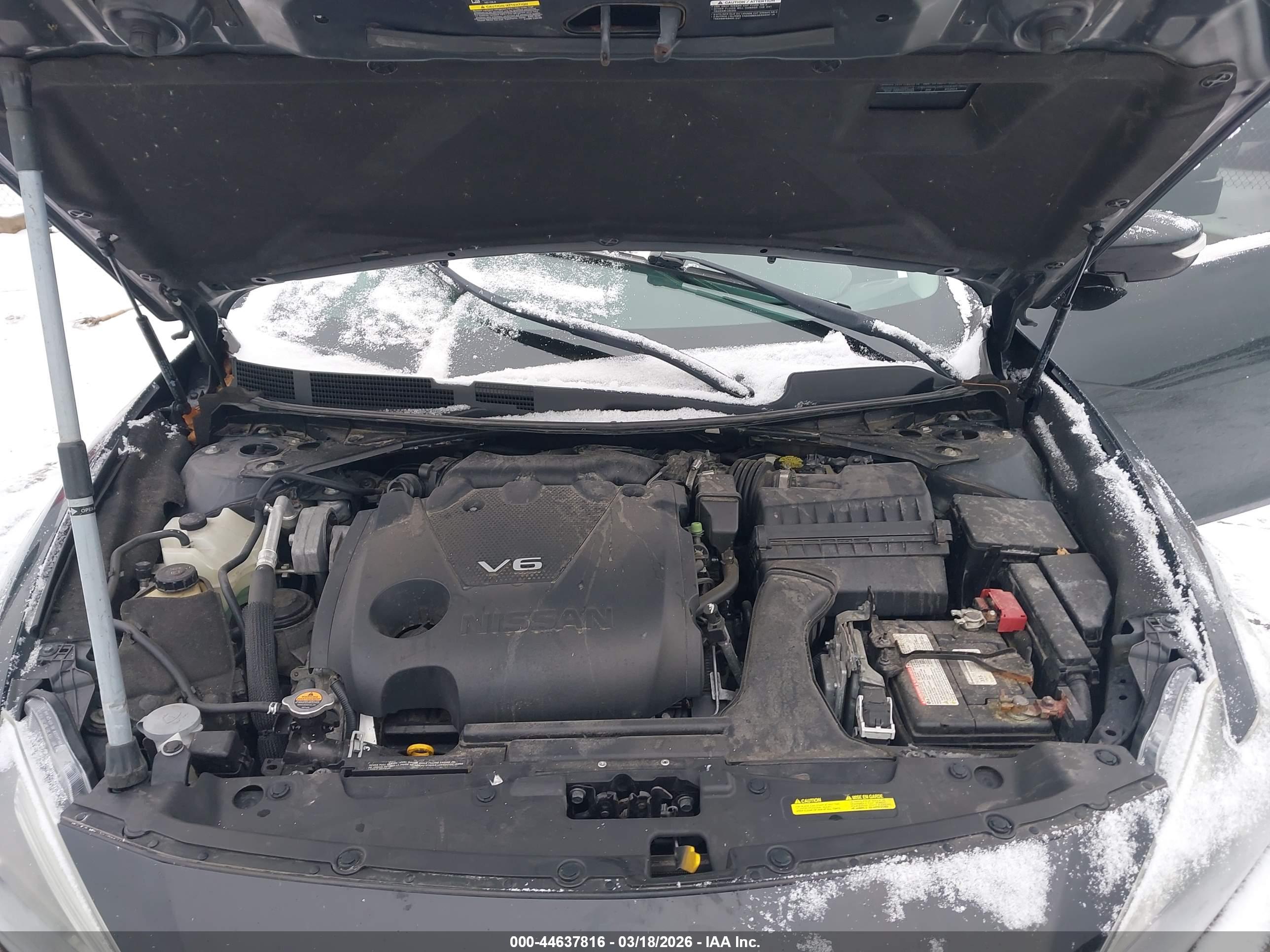 NISSAN MAXIMA image 10