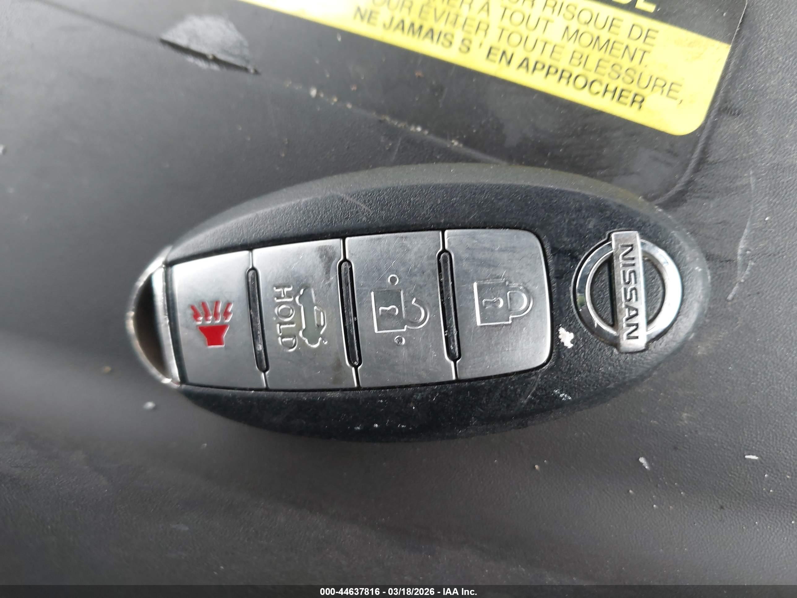 NISSAN MAXIMA image 11