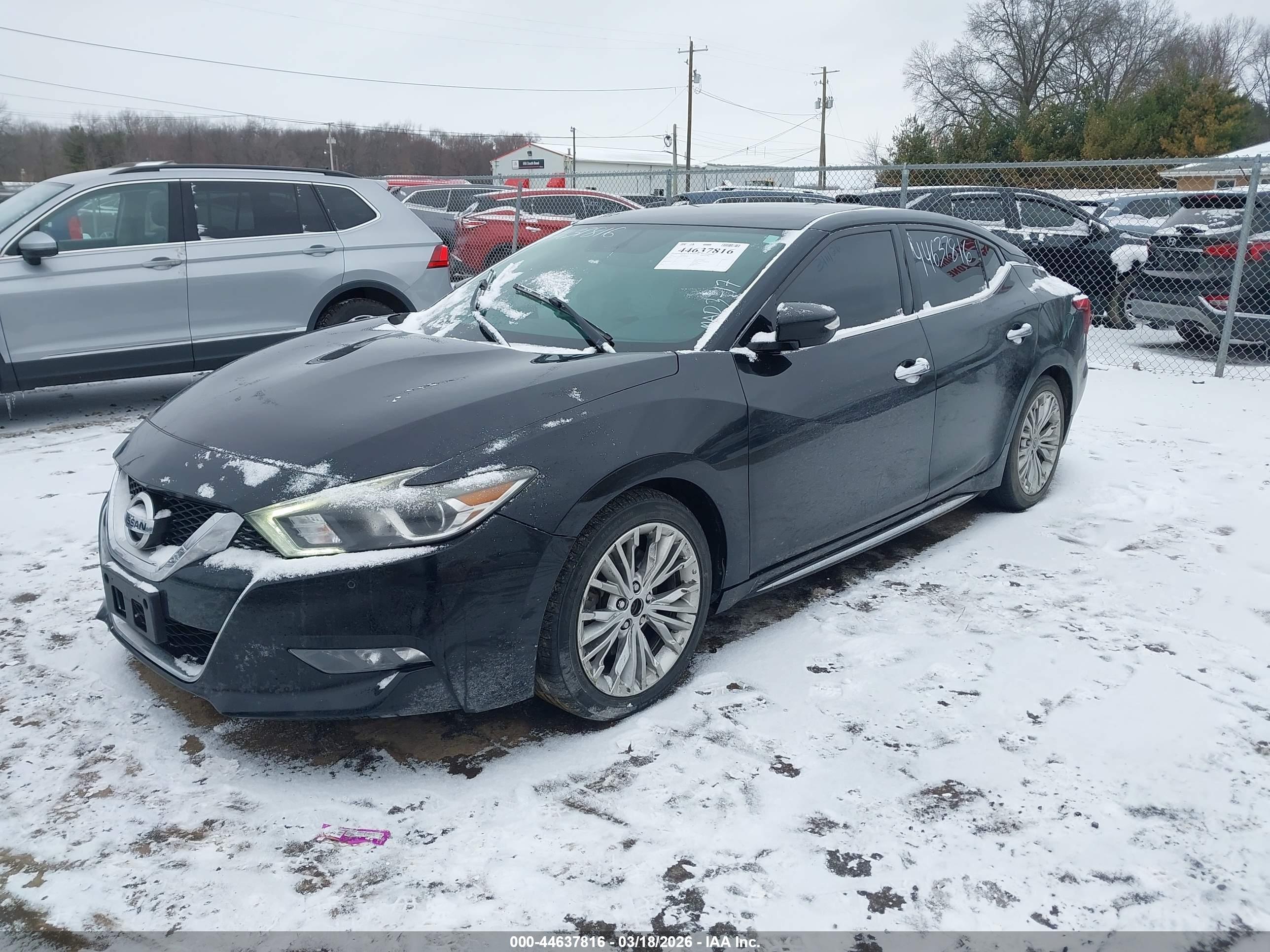 NISSAN MAXIMA image 2