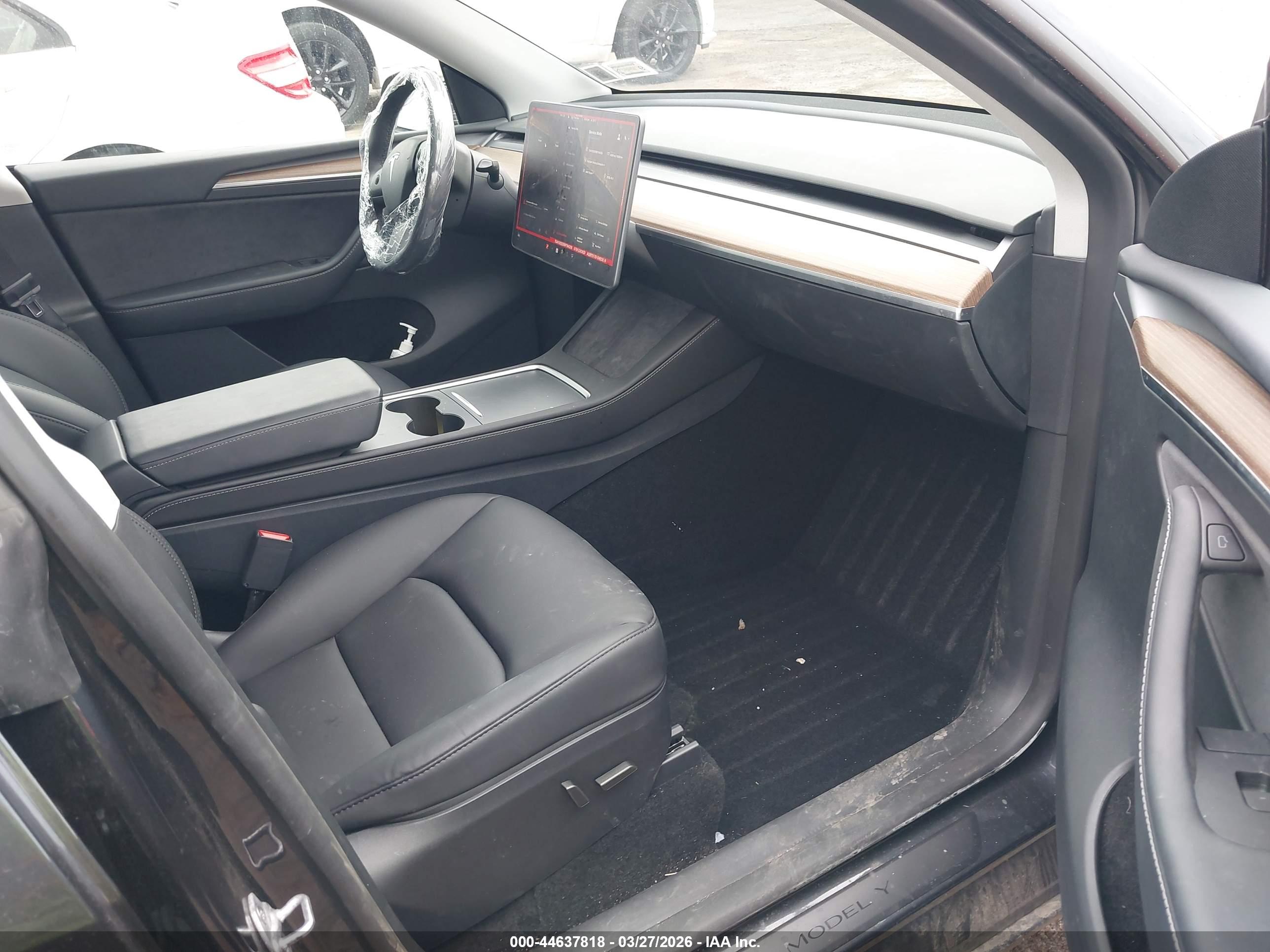 TESLA MODEL image 5