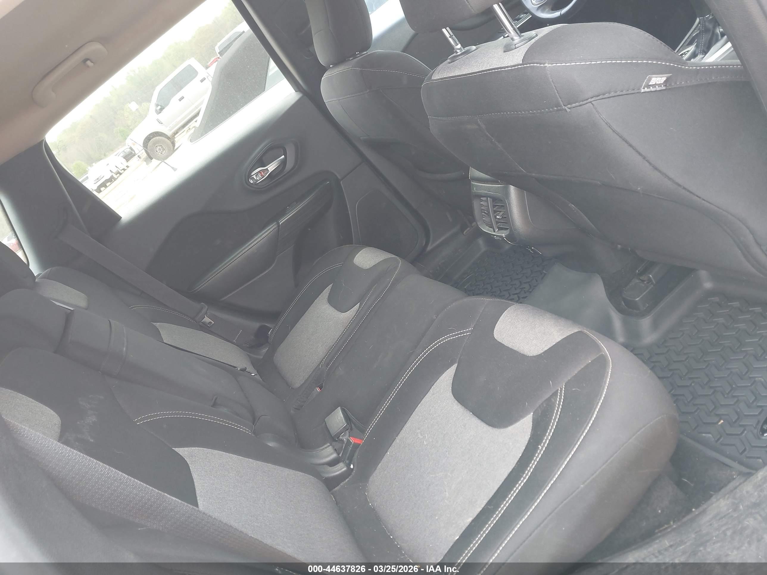 JEEP CHEROKEE image 8