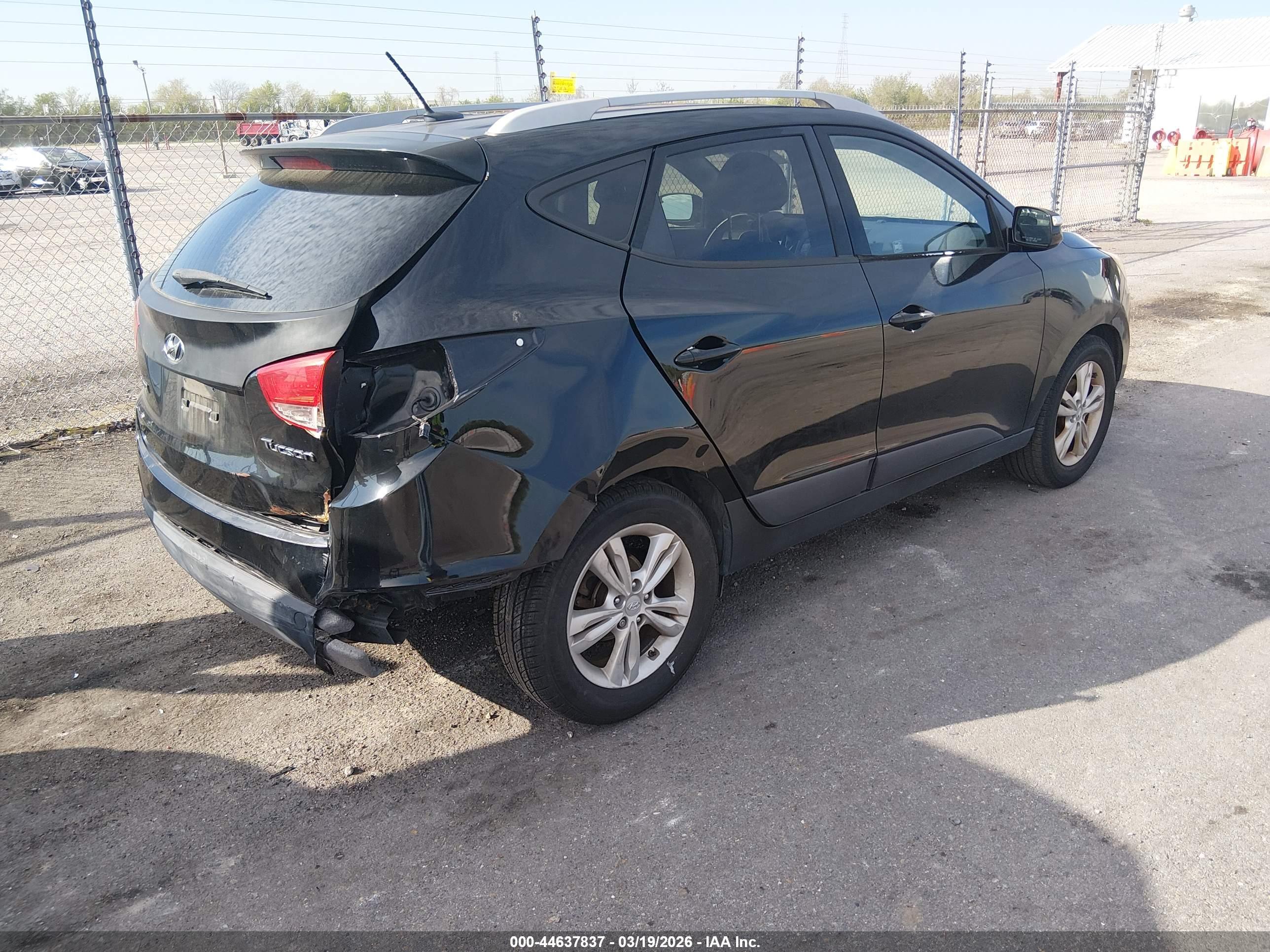 HYUNDAI TUCSON image 4