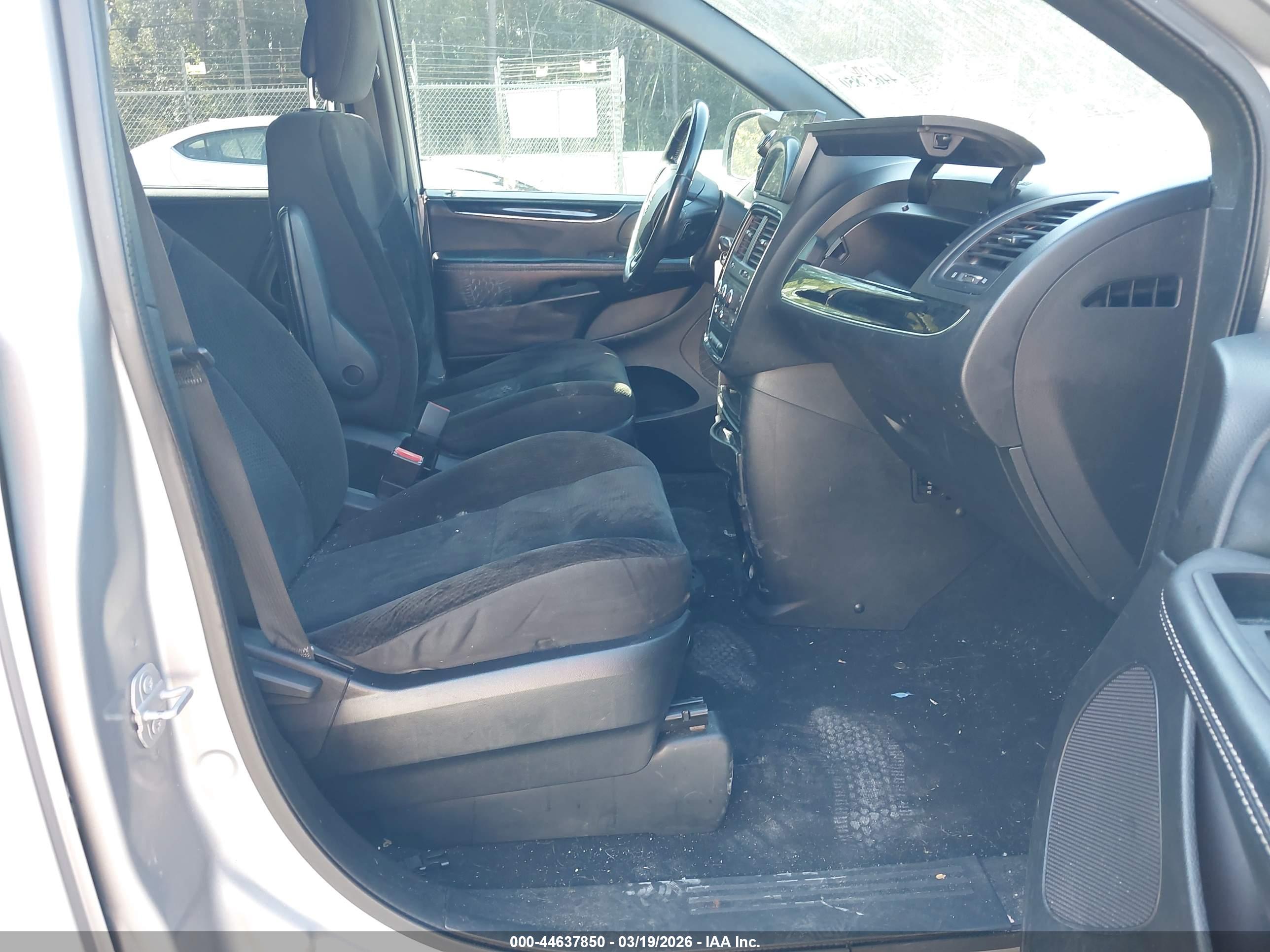 DODGE GRAND image 5