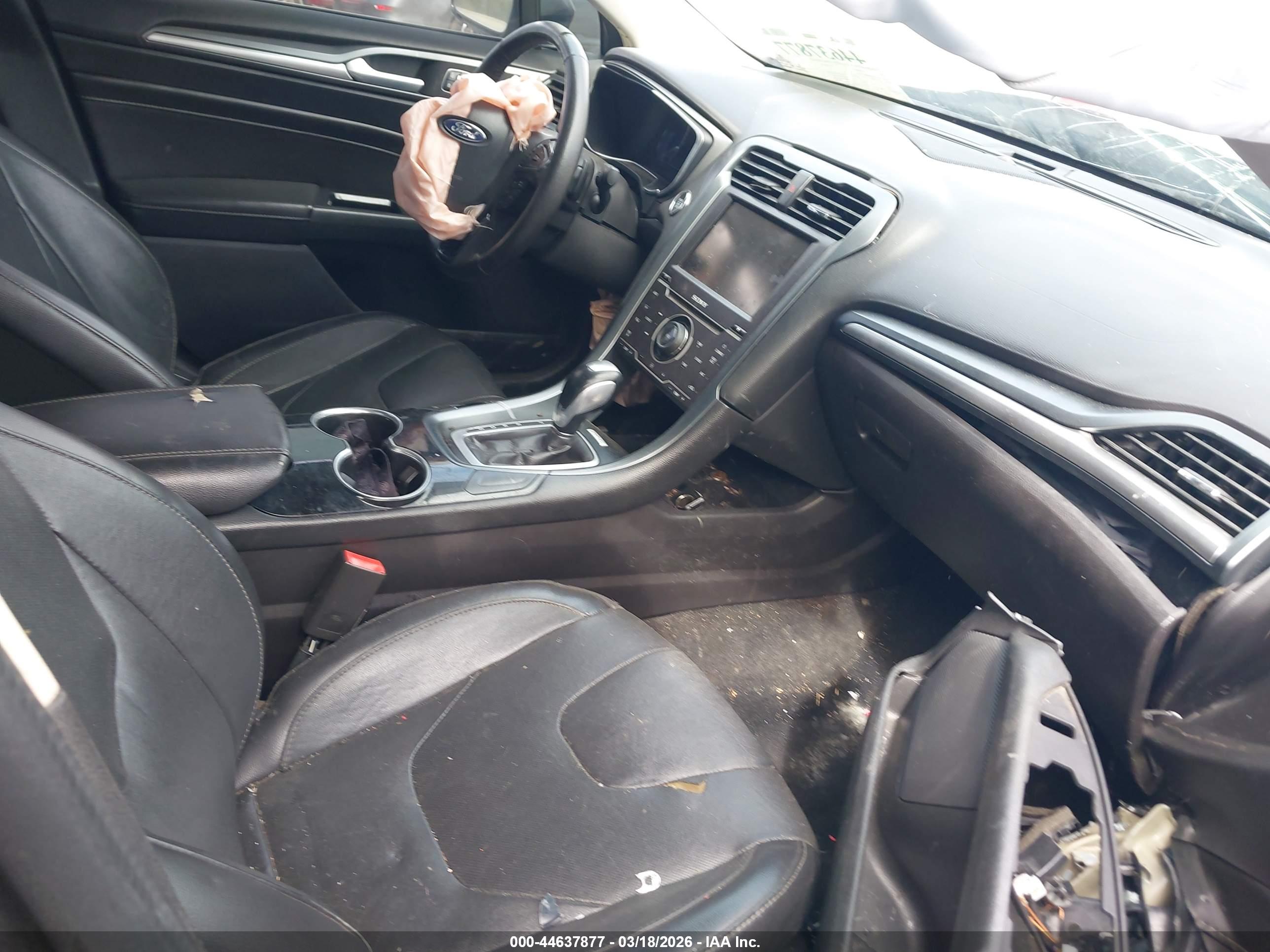 FORD FUSION image 5