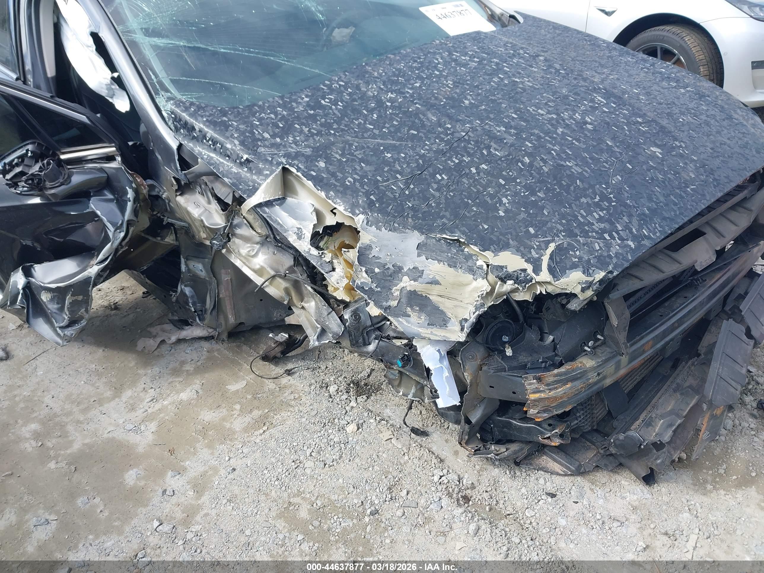 FORD FUSION image 6