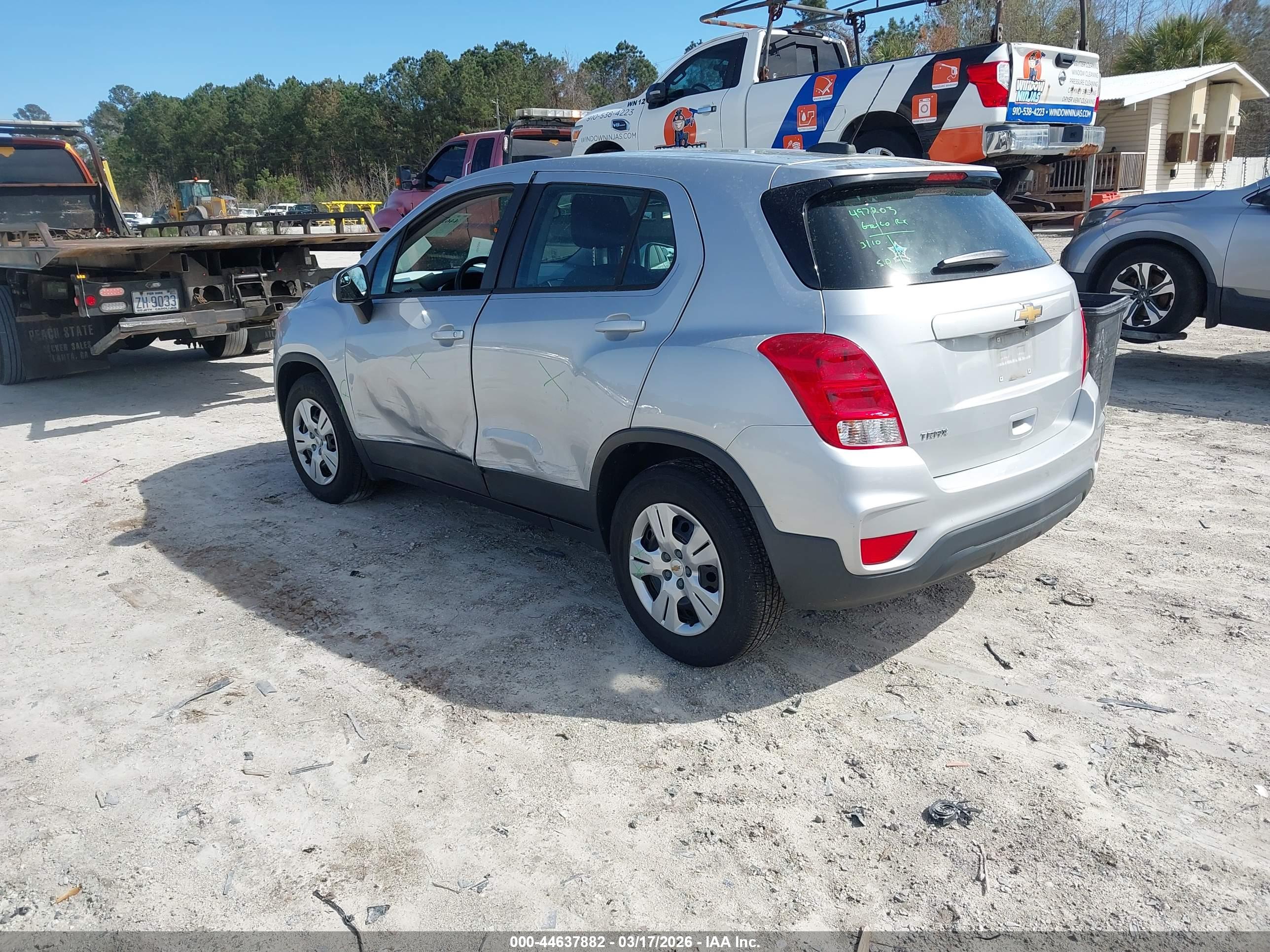 CHEVROLET TRAX image 3