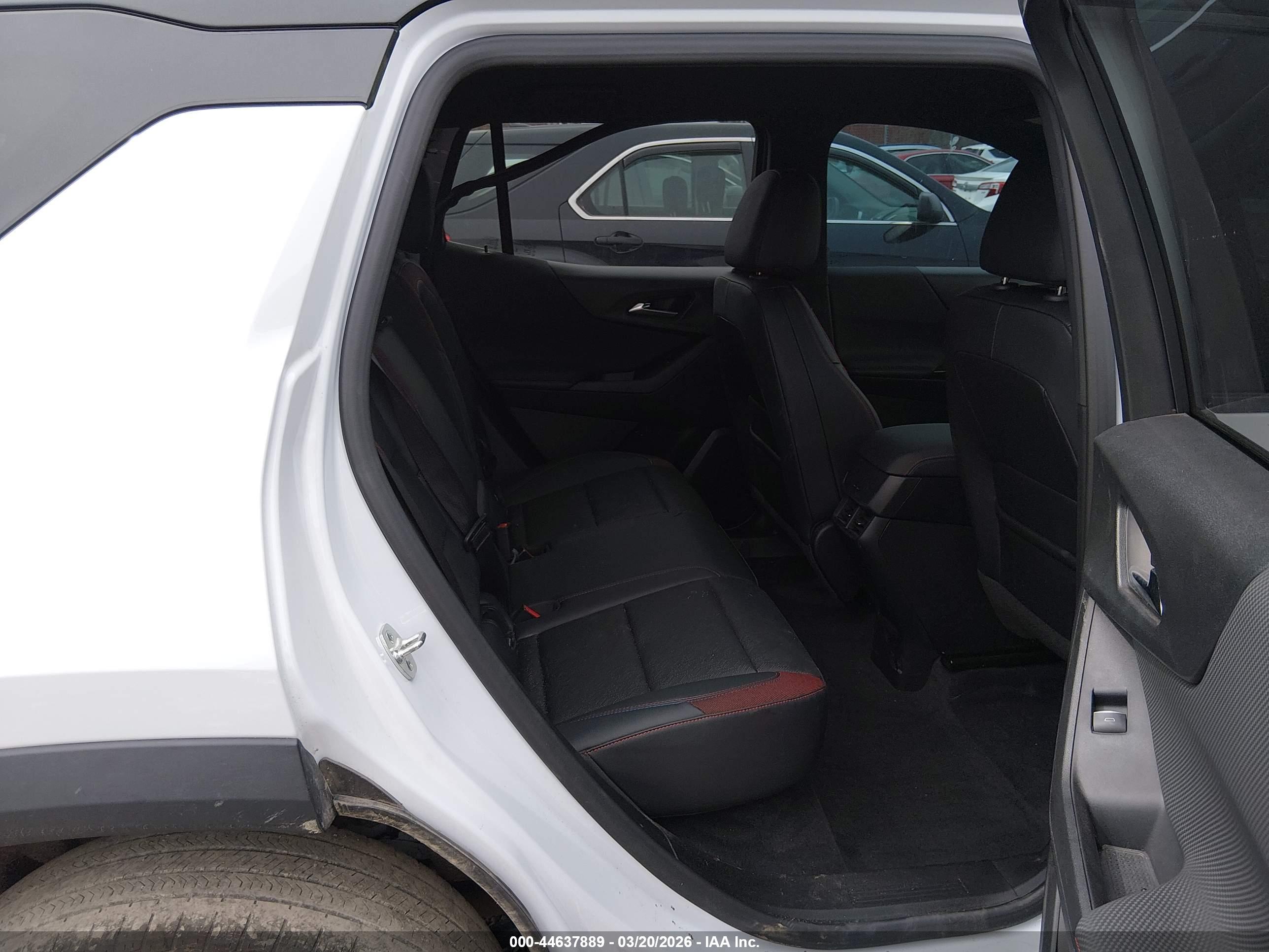 CHEVROLET EQUINOX image 8