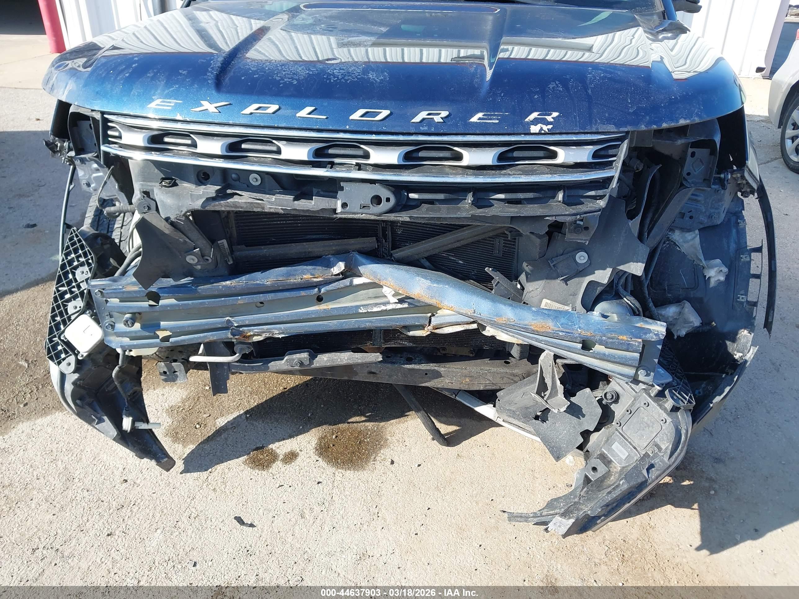 FORD EXPLORER image 6