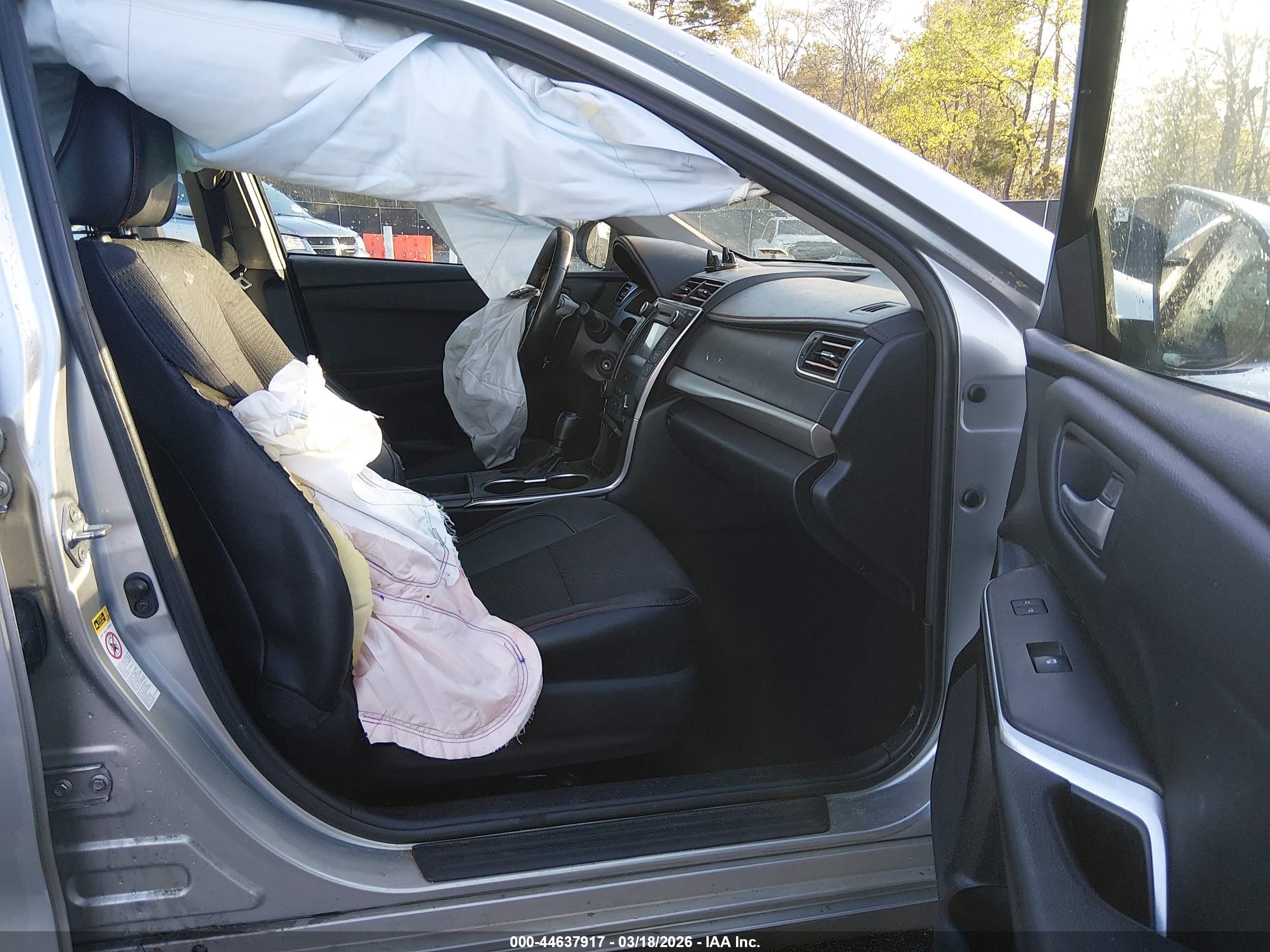 TOYOTA CAMRY image 5