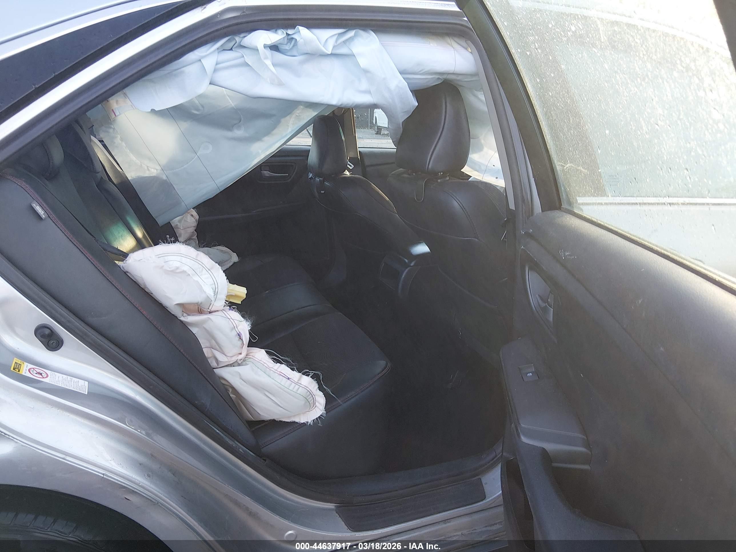 TOYOTA CAMRY image 8