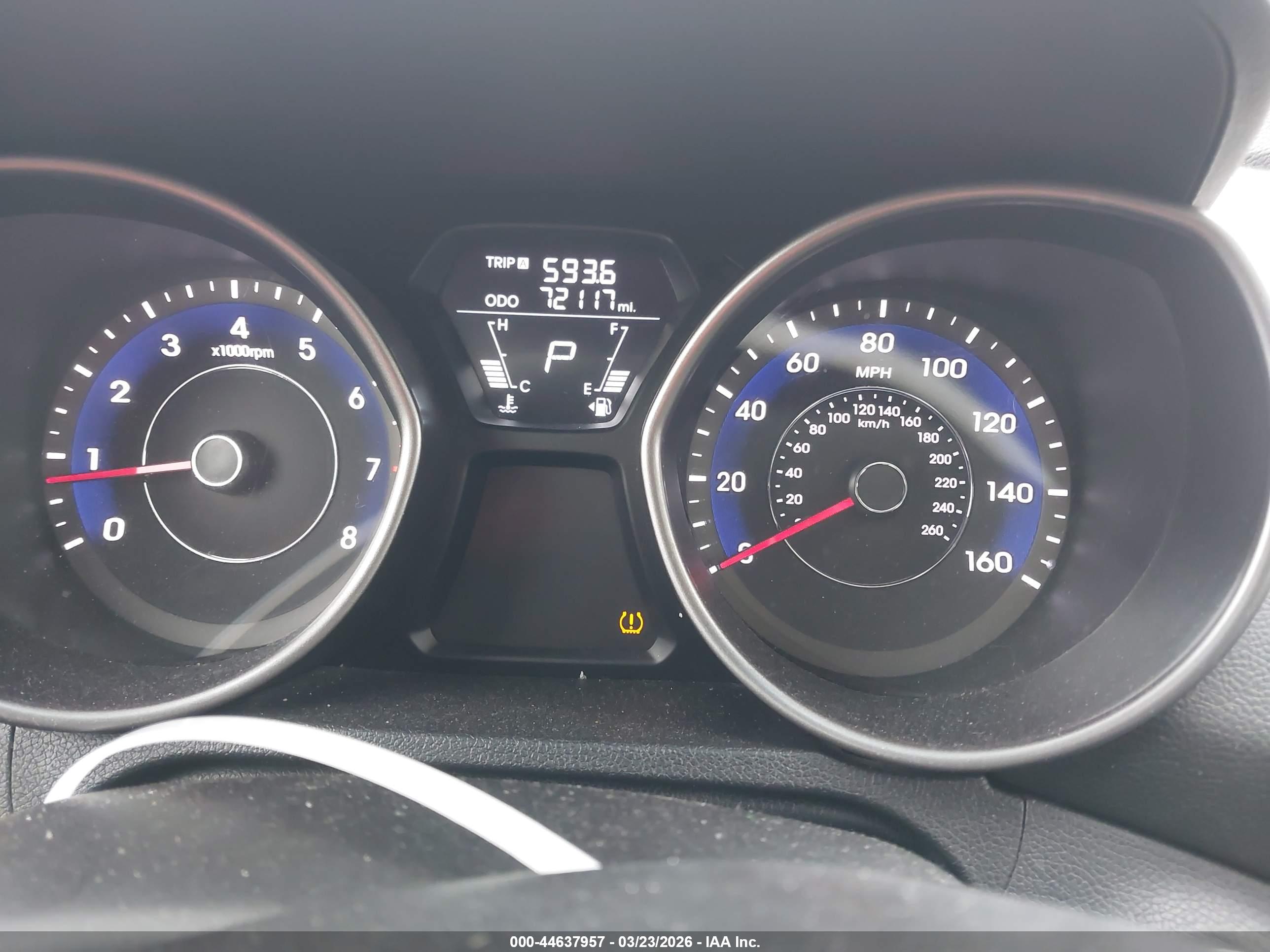 HYUNDAI ELANTRA image 7