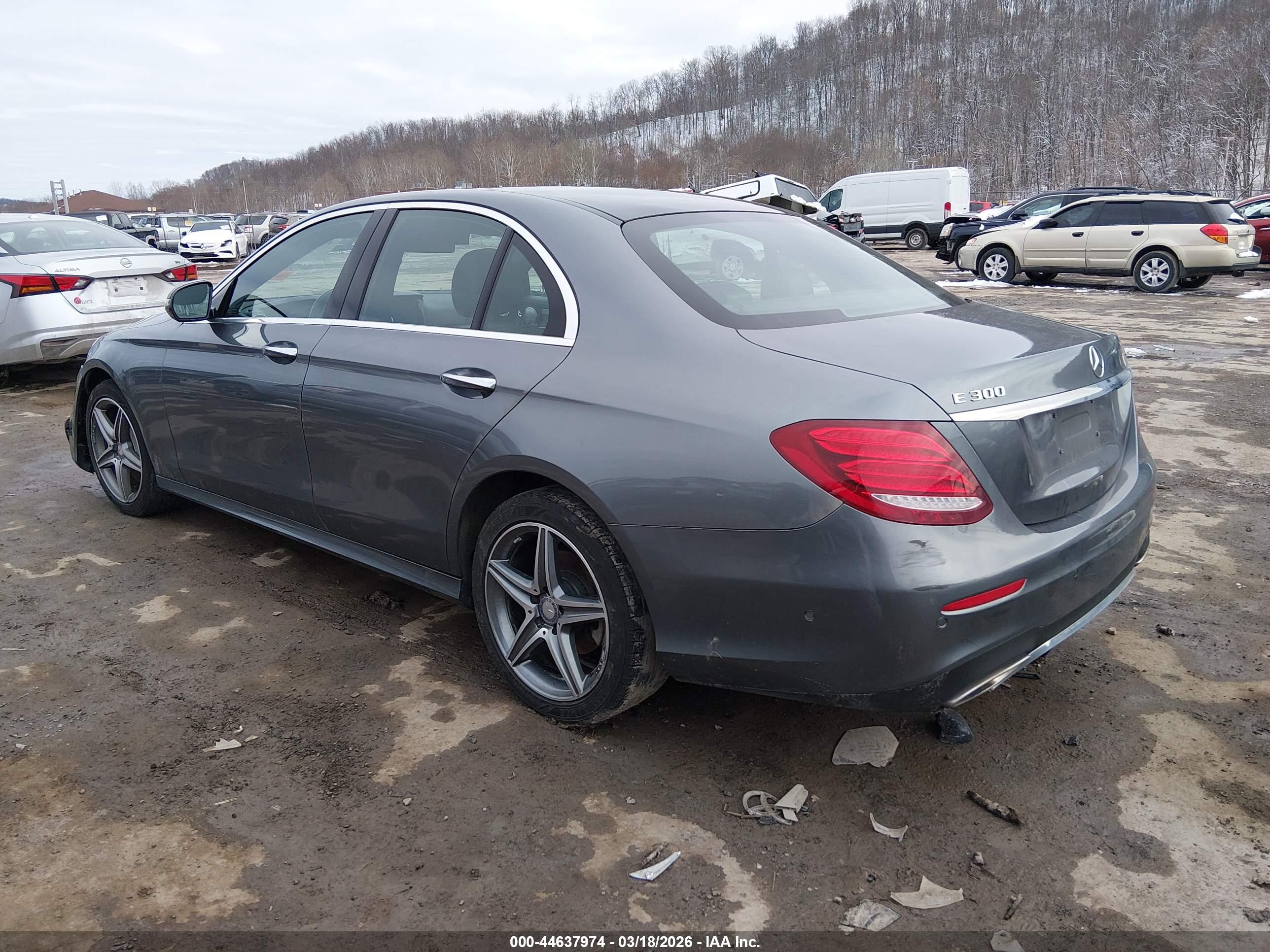 MERCEDES-BENZ E image 3