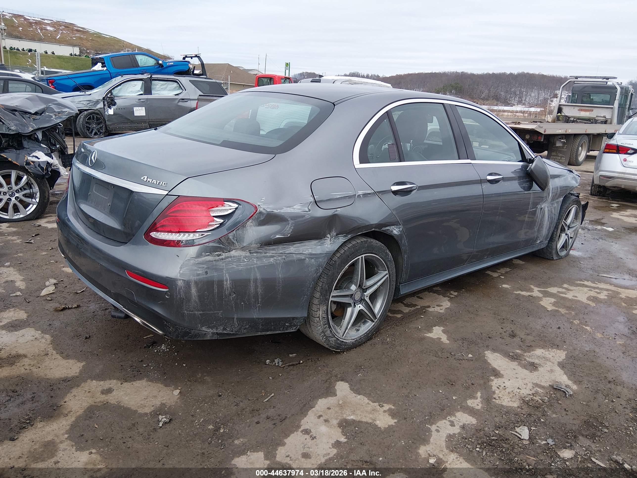 MERCEDES-BENZ E image 4