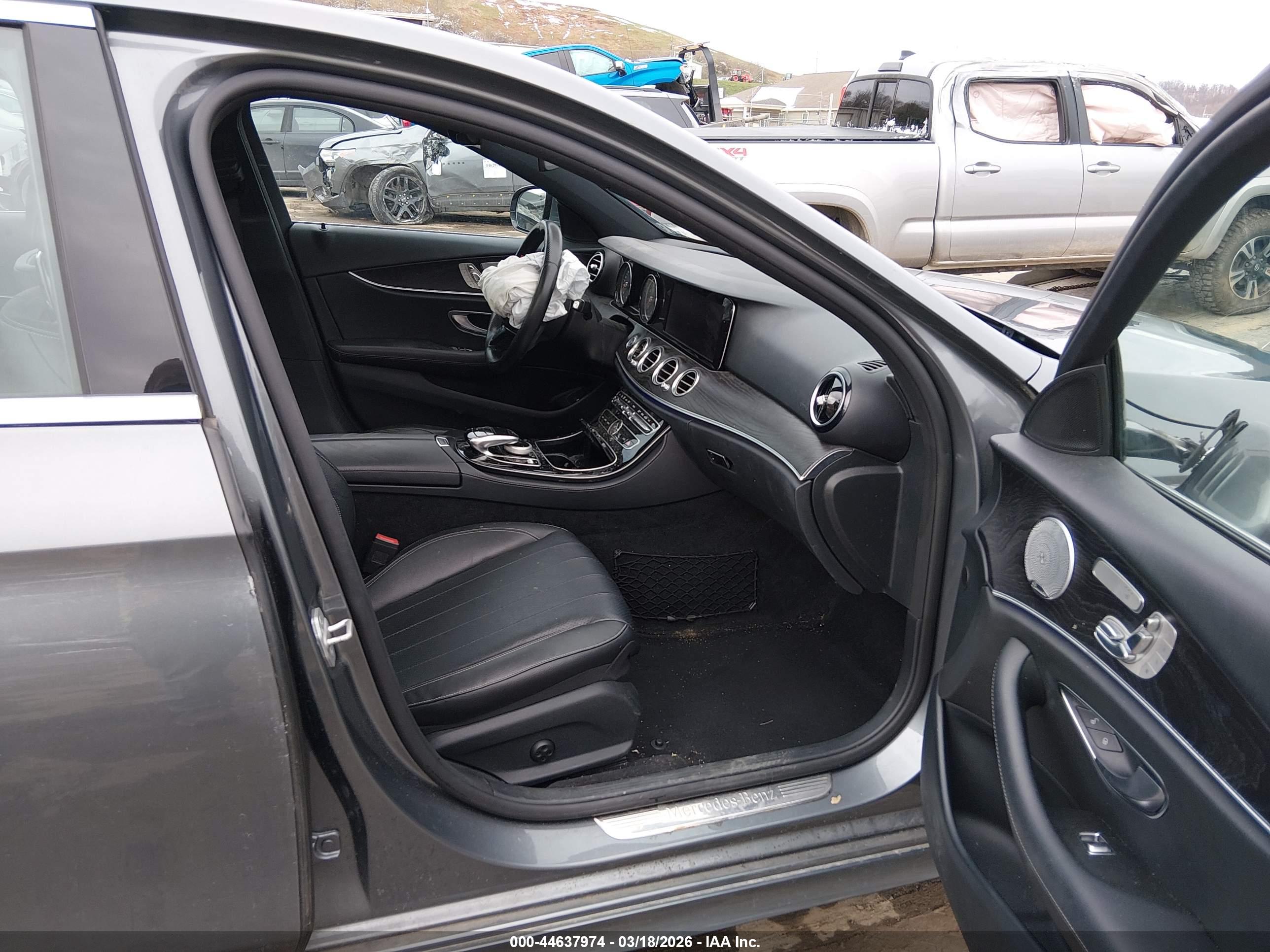 MERCEDES-BENZ E image 5