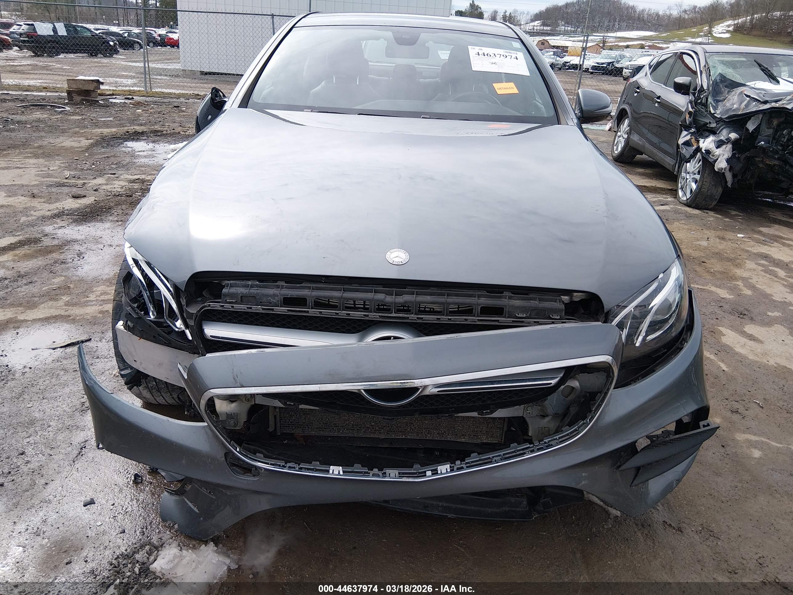 MERCEDES-BENZ E image 6